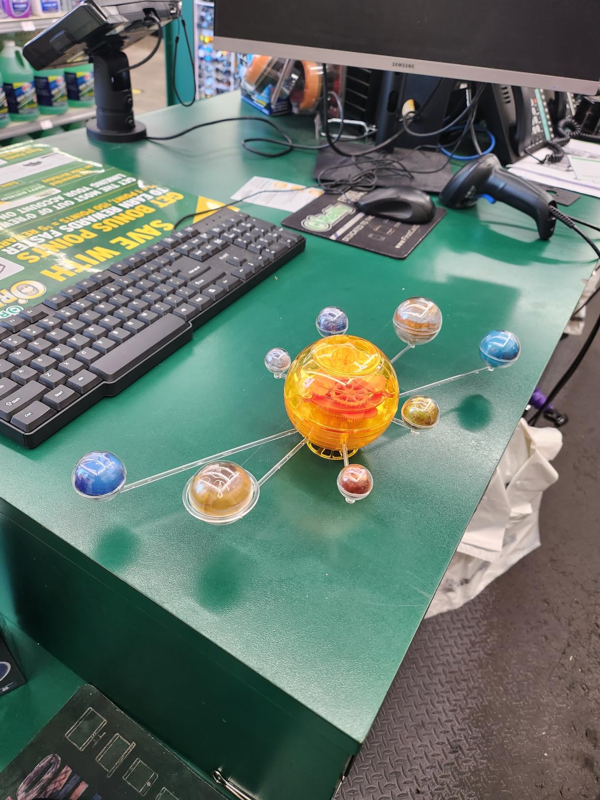 Thames & Kosmos Orbiting Solar System STEM Kit | Build a Rotating Solar System Model with Windup Motor | Explore Gear Ratios customer photo 1
