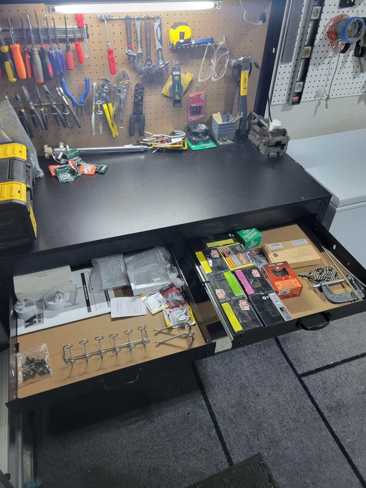 WEN WB4723T 48-Inch Workbench with Power Outlets and Light, Black customer photo 1