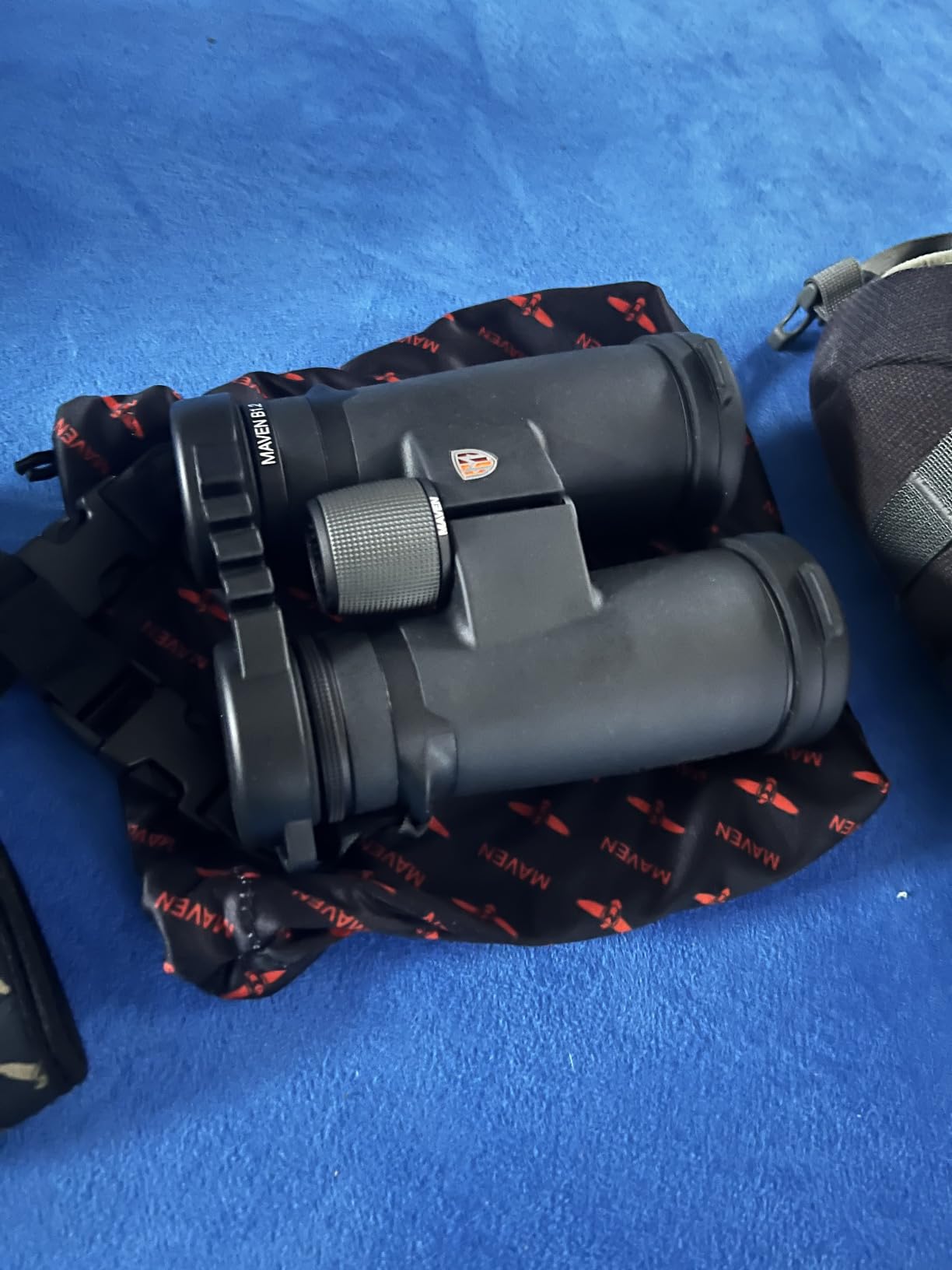 Maven B1.2 42mm ED Binocular (Grey/Orange, 10x42) customer photo 1