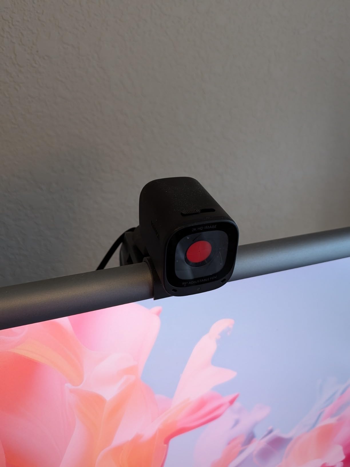 Anker PowerConf C200 2K Webcam for PC/Laptop/Mac, Low-Light Correction | Conference Microphone, 360° Voice Coverage, Smart Voice Enhancement customer photo 1