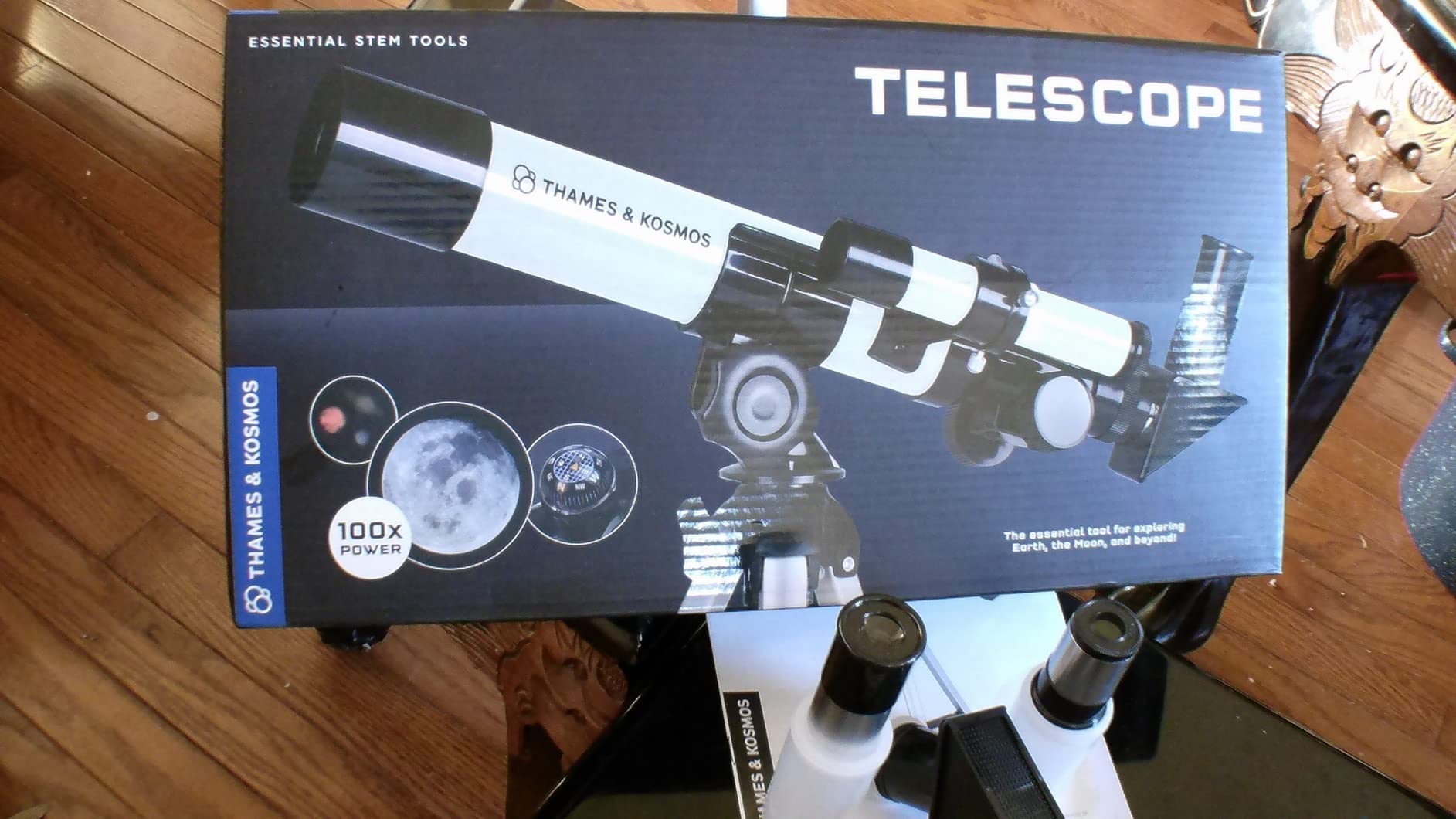 The Thames & Kosmos Telescope Essential STEM Tool | Childrens Refractor Telescope with 100x Magnification & Built-in Compass | Classic Scientific Device for Astronomical & Terrestrial Observations customer photo 2