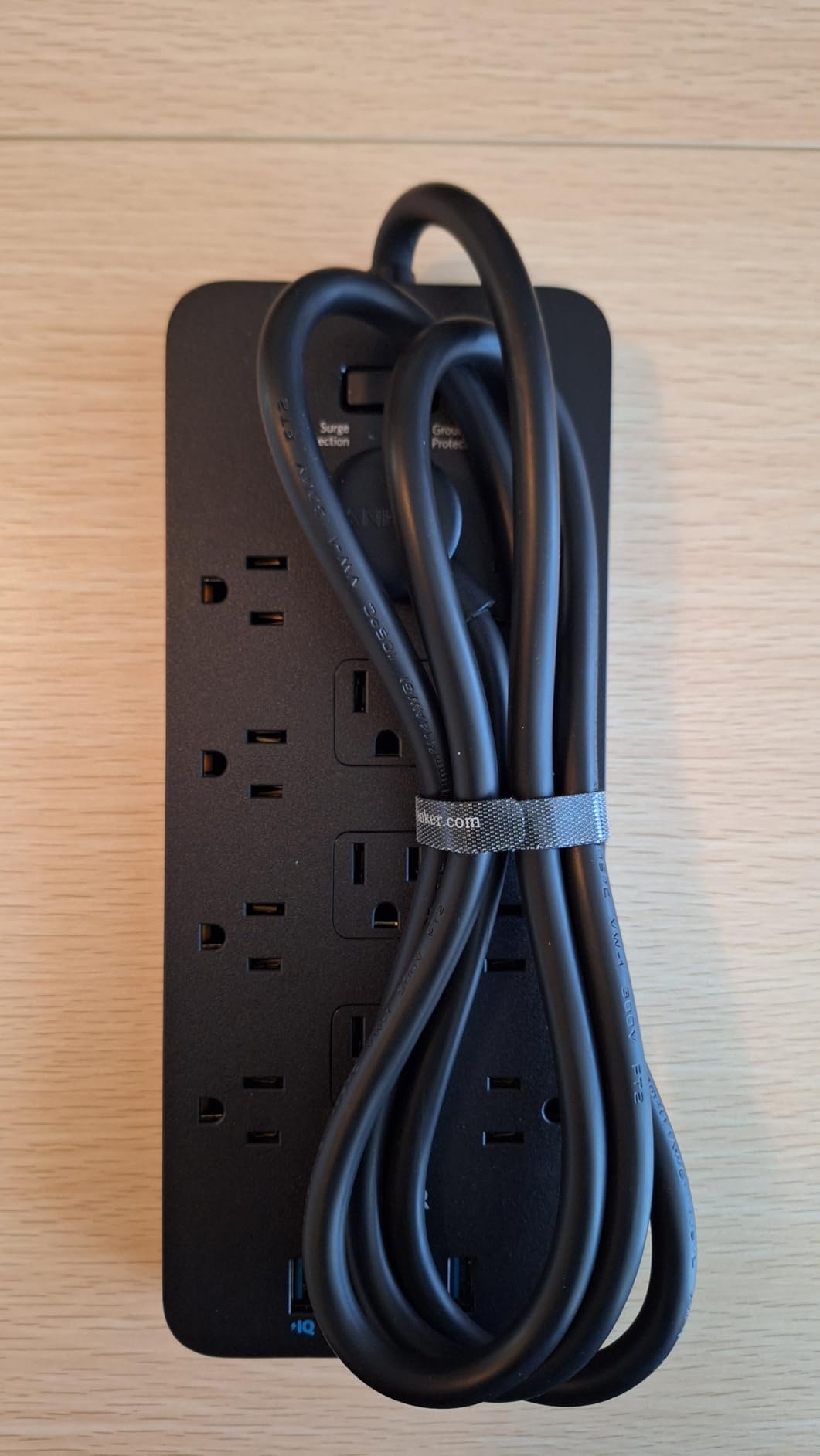 Anker Power Strip with 2100J Surge Protector, Outlet Extender, 20W, 12 AC | 5ft Extension Cord with Multiple Outlets, 1 USB C, 2 USB A, Home Office, Dorm Room Essentials, TUV Listed customer photo 2