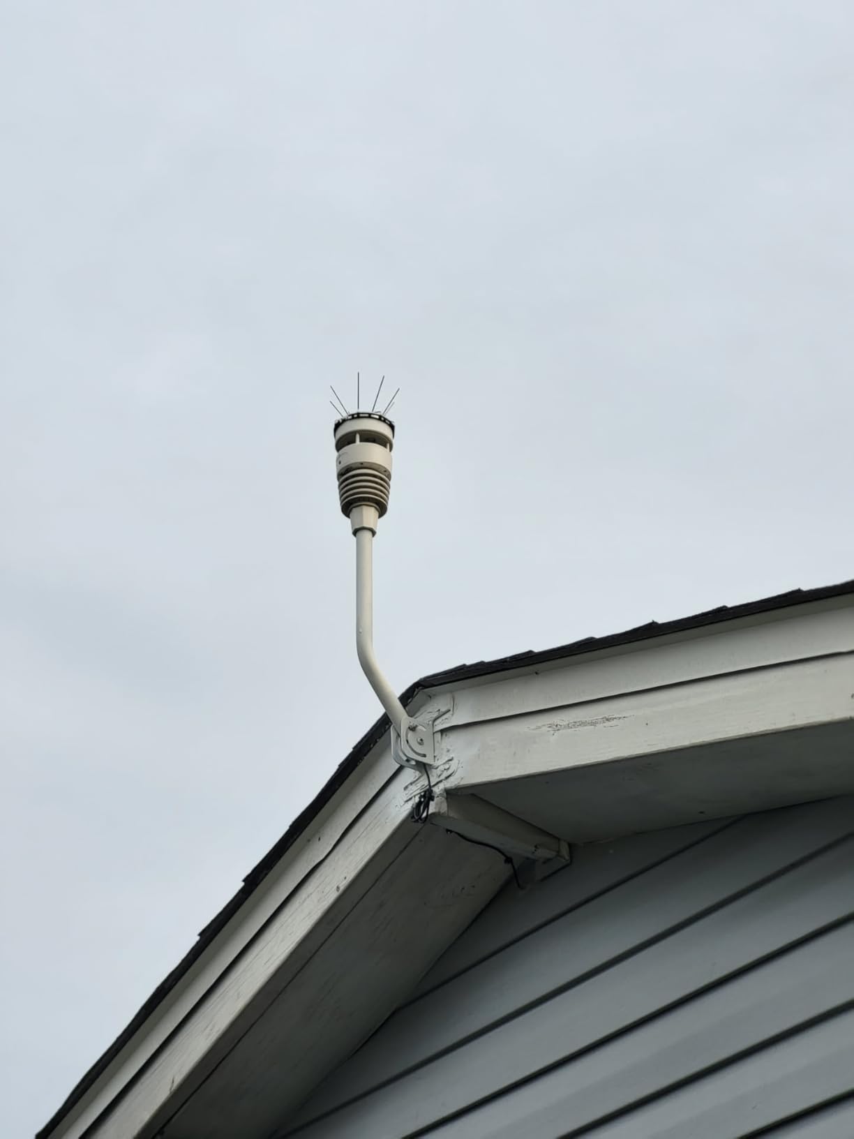 ECOWITT Wittboy Weather Station GW2001, Includes GW2000 Wi-Fi IoT Hub and WS90 7-in-1 Outdoor Solar Powered Weather Sensor, Supports WU/WeatherCloud/Wow/Ecowitt Servers, 915 MHz customer photo 2