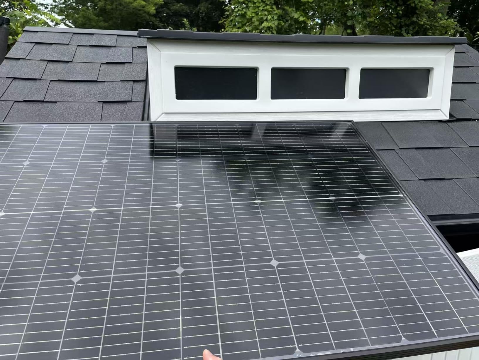JJN 100 Watt Solar Panel, 10BB Monocrystalline 12V 100W Solar Panel, 23% High Efficiency PV Module Power Charger for RV, Home, Farm, Boat, Caravan and Off-Grid Applications customer photo 1