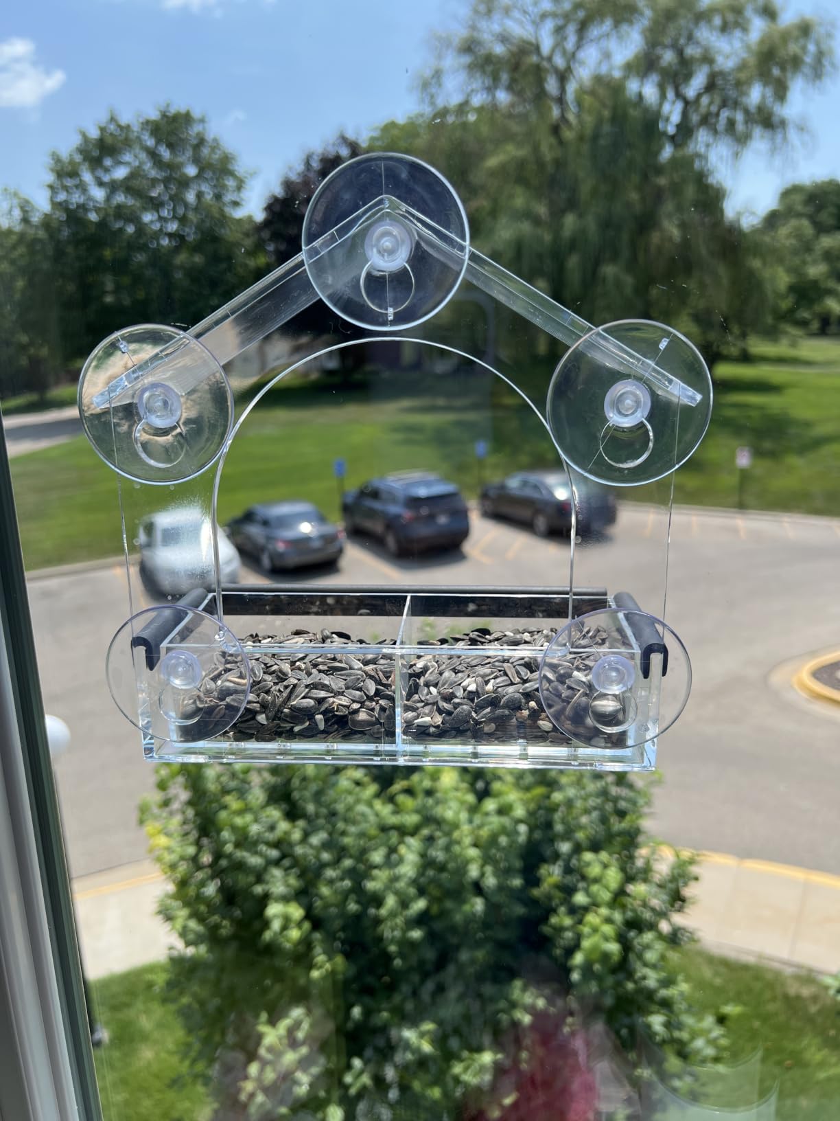 Clear Window Bird Feeder with 5 Extra Strong Suction Cups, DY-SKTY Sturdy and Durable Acrylic Birdfeeders for Viewing Wild Birds Outside, as a Bird Watching Gift, Outdoor Birdhouse Box, Garden Decor customer photo 1