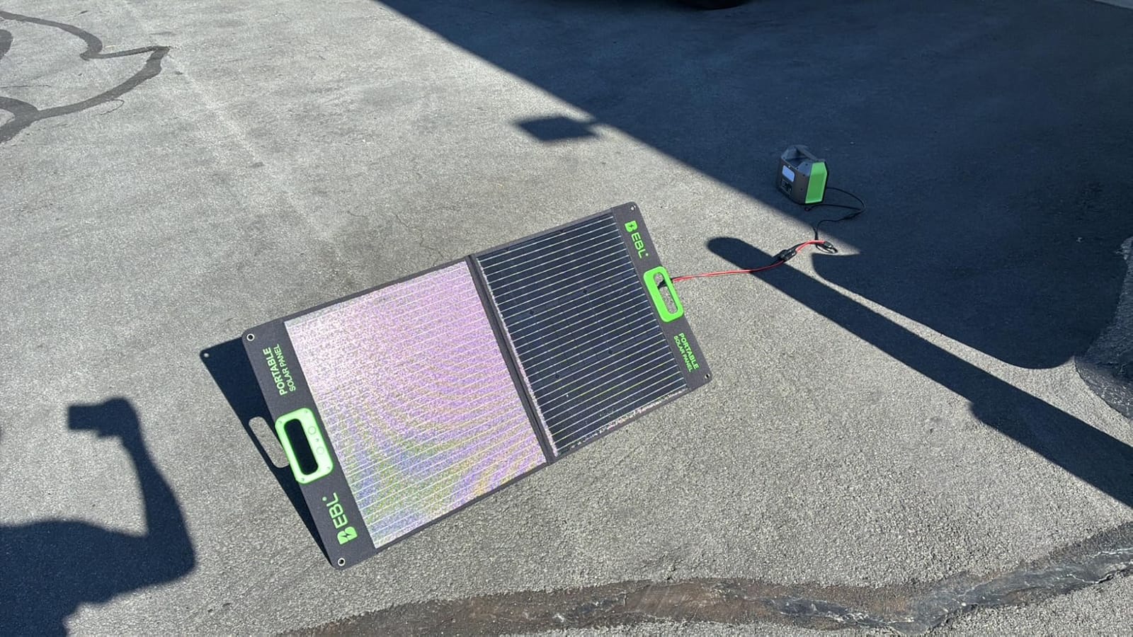 100W Portable Solar Panel for Power Station Generator, Waterproof Foldable, 20V Solar Cell Solar Charger with High-Efficiency Battery Charger for Outdoor Camping customer photo 1