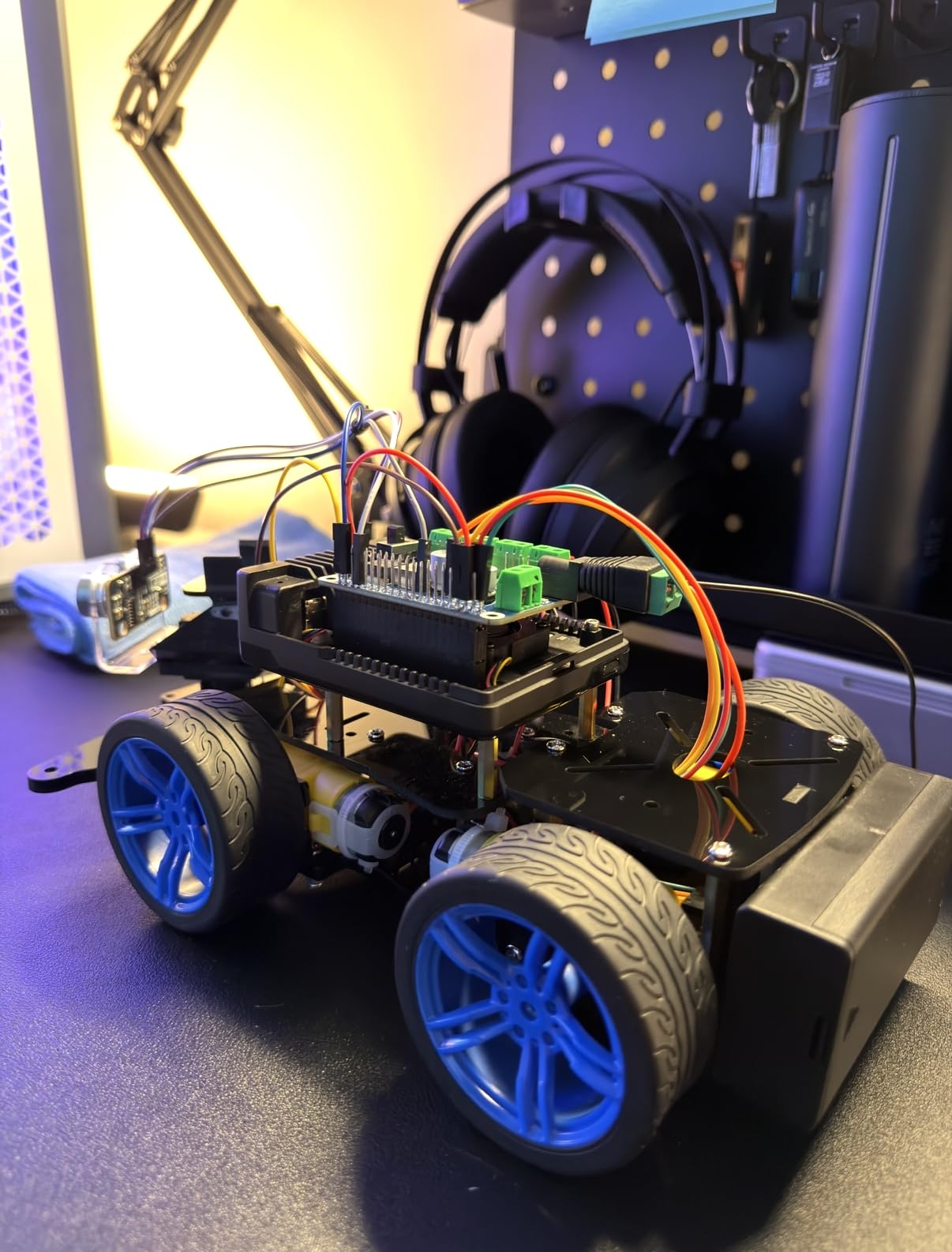 Arduino Robot Car Kit - 4WD Smart Robot Car Chassis with Motors, Wheels and Battery Case for Arduino R3/R4/Leonardo/Raspberry Pi 5/4B/3B+/3B/2B/1B+ customer photo 1