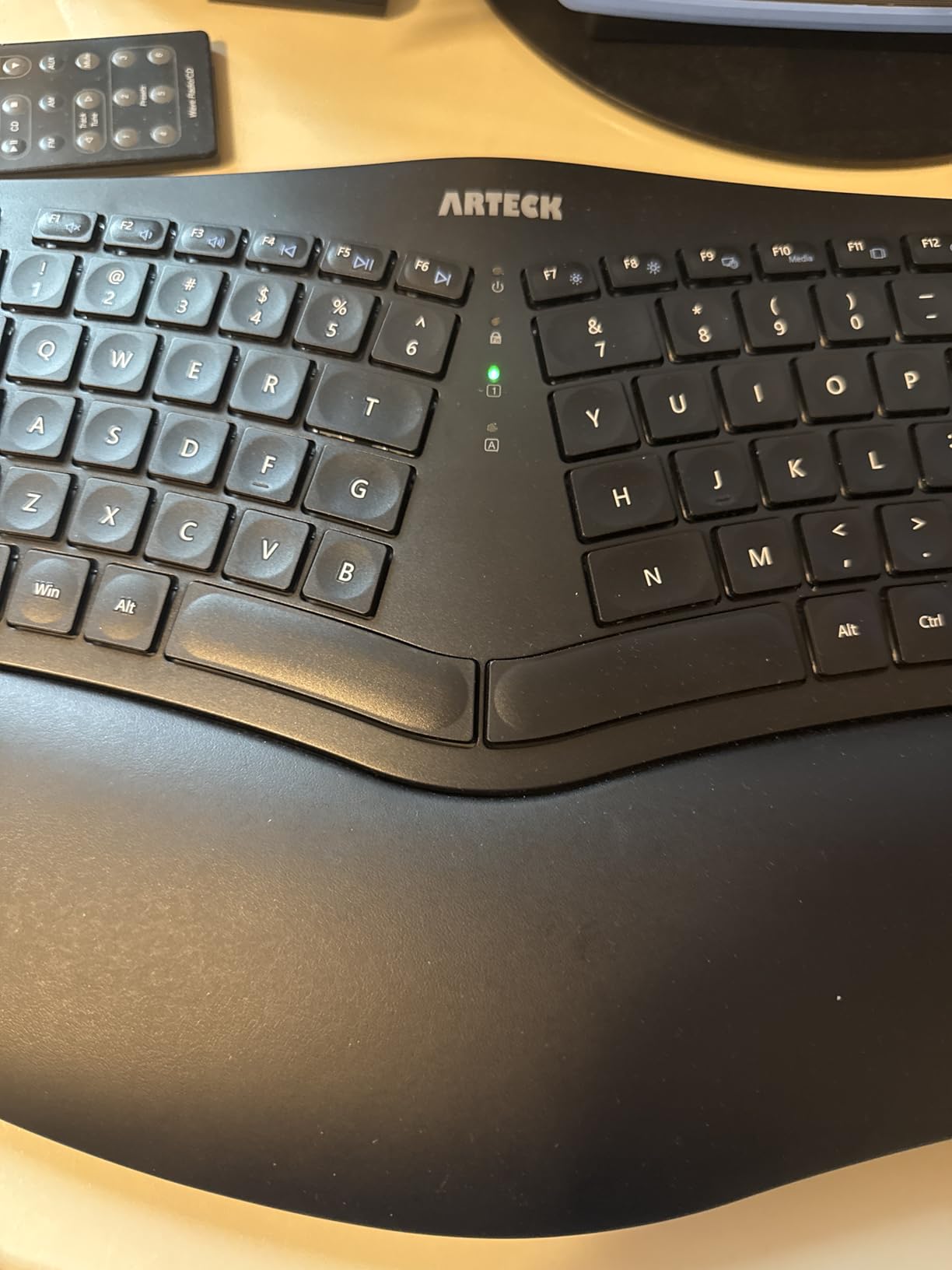 Arteck Split Ergonomic Keyboard with Palm Rest, 2.4G USB Wireless Keyboard customer photo 2