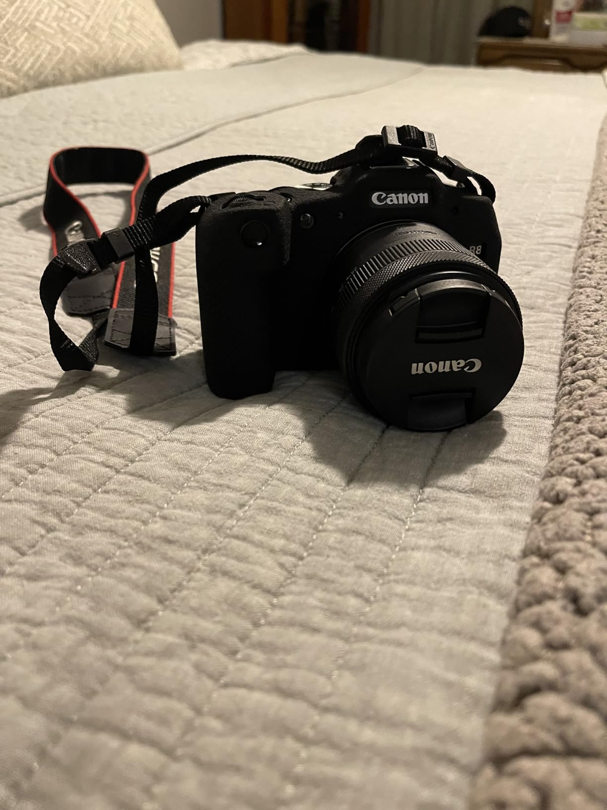 Canon EOS R8 Mirrorless Camera with RF 24-50mm f/4.5-6.3 is STM Lens, Black | RF 24-50mm f 4.5-6.3 is STM customer photo 1