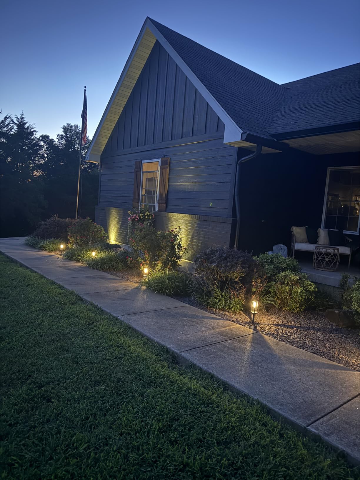 BITPOTT Bright Solar Pathway Lights Outdoor, 8 Pack Solar Powered Garden Lights Waterproof IP65, Auto On/Off Outdoor Light for Lawn Patio Walkway Driveway Decor Landscape Lighting customer photo 1