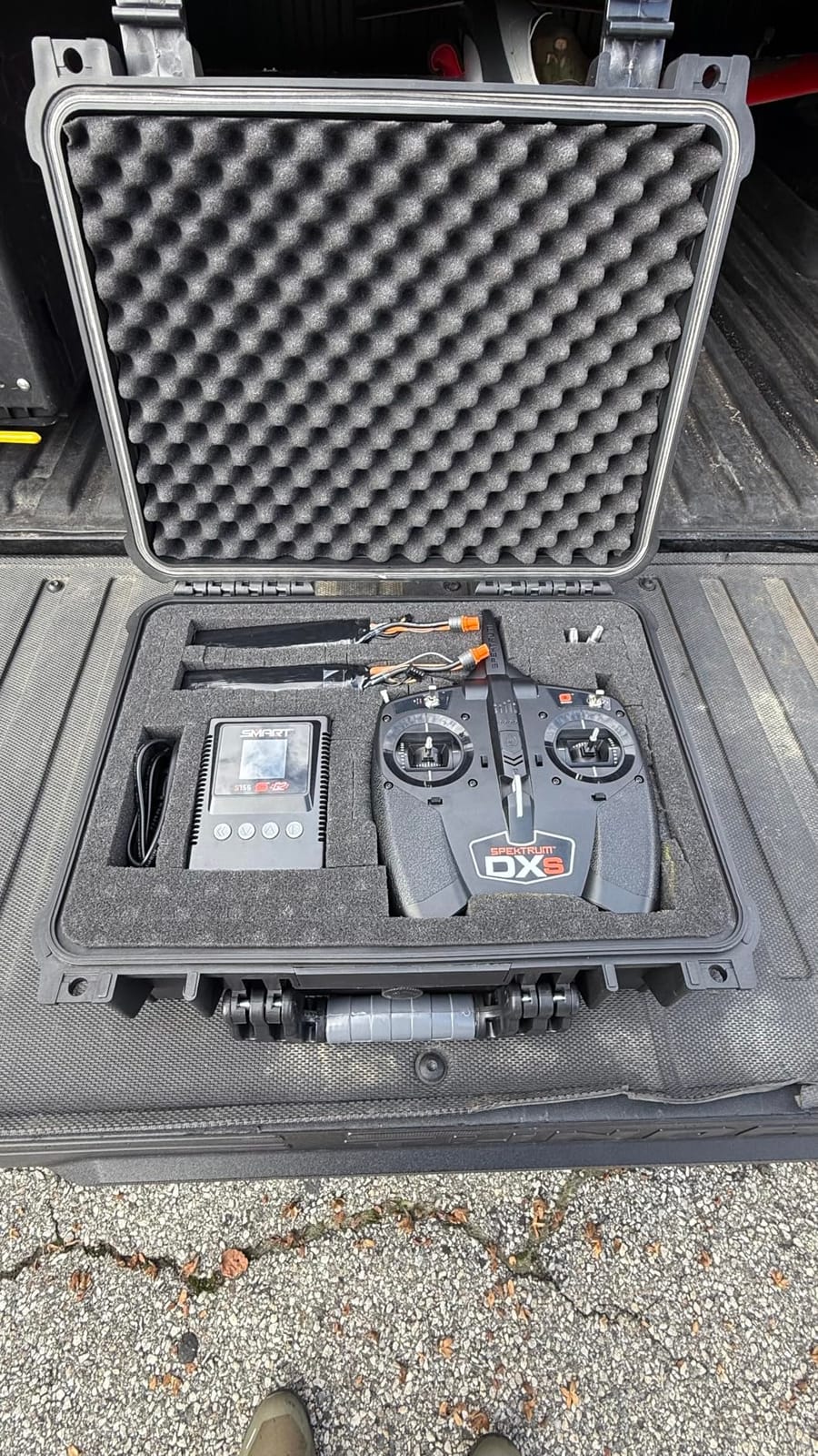 Weatherproof Equipment Case, made of Polypropylene Plastic with Foam Insert (22 x 16.5 x 8.5 inches) customer photo 2