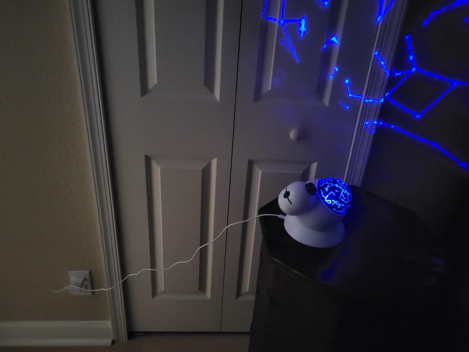 The Thames & Kosmos Planetarium Projector Essential STEM Tool | Illuminate Your Room as a Planetarium Theater | Dual Projector Casts Star Maps & Space-Themed Images from the James Webb Space Telescope customer photo 2