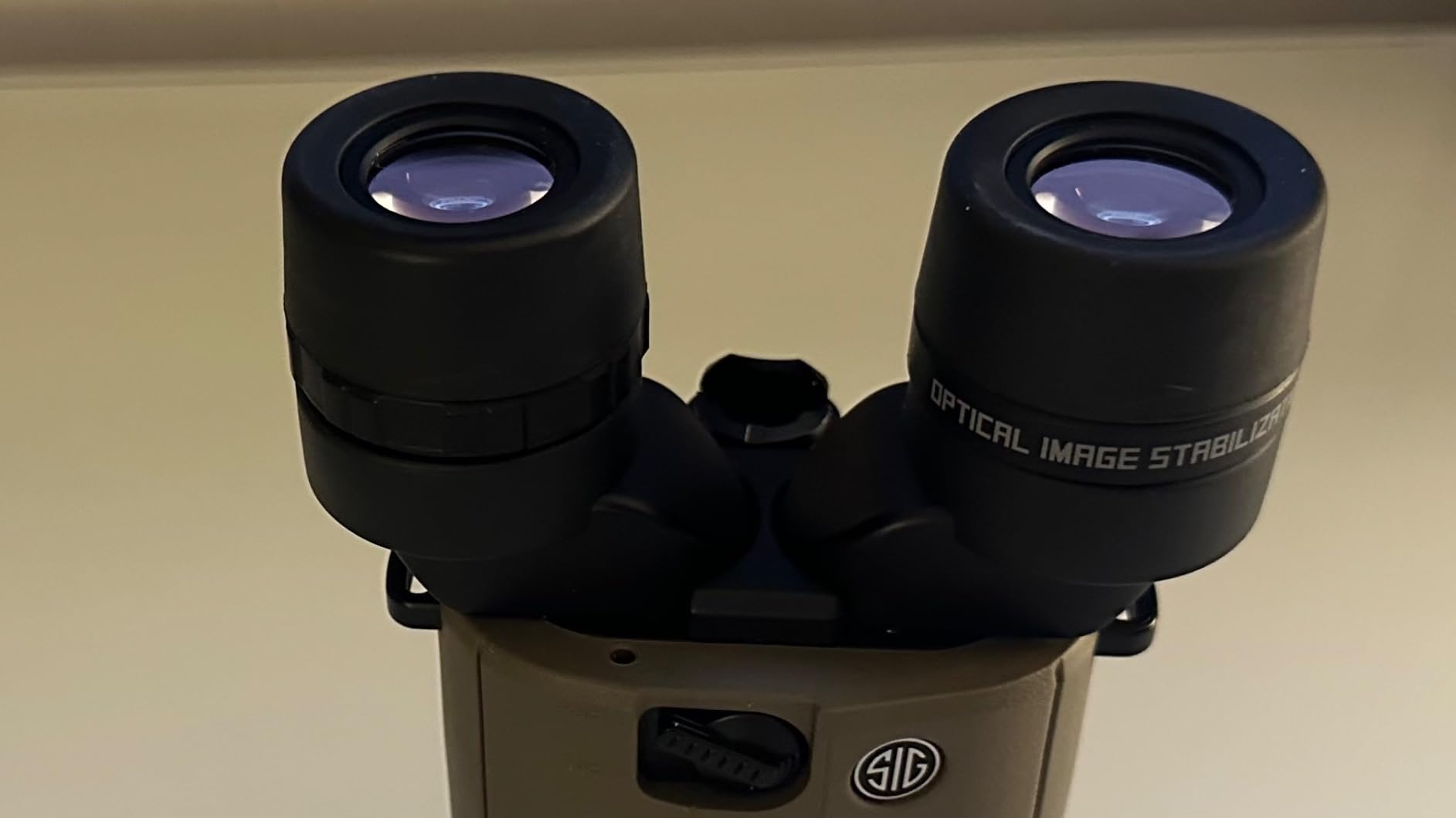 SIG SAUER Zulu6 FDE HDX OIS 16X42mm Roof Prism Image Stabilization Binocular (SOZ6WP16) customer photo 2