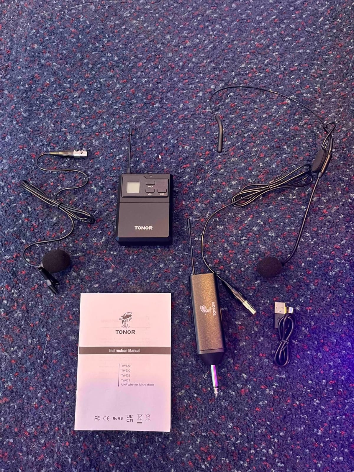 TONOR UHF Wireless Microphone System, 1 Set of Bodypack & Lavalier Mic | UHF Headset Lapel Mic, Rechargeable Receiver, 15 Channels 60 m/200ft Range 1/4