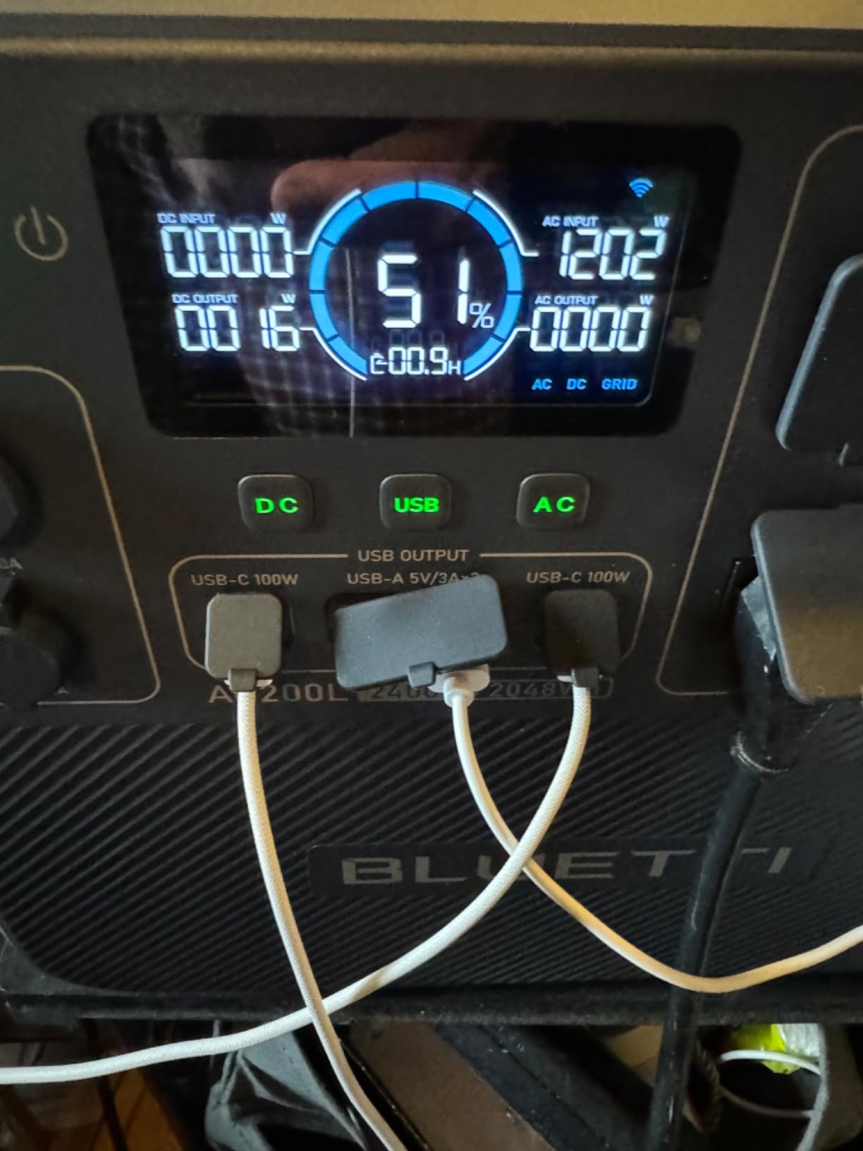 BLUETTI AC200L Portable Power Station 2048Wh 2400W LiFePO4 Battery | 3600W Power Lifting, Expandable to 8192Wh, 30A RV Output, Solar Generator for Camping, RV, Home Use, Emergency customer photo 2