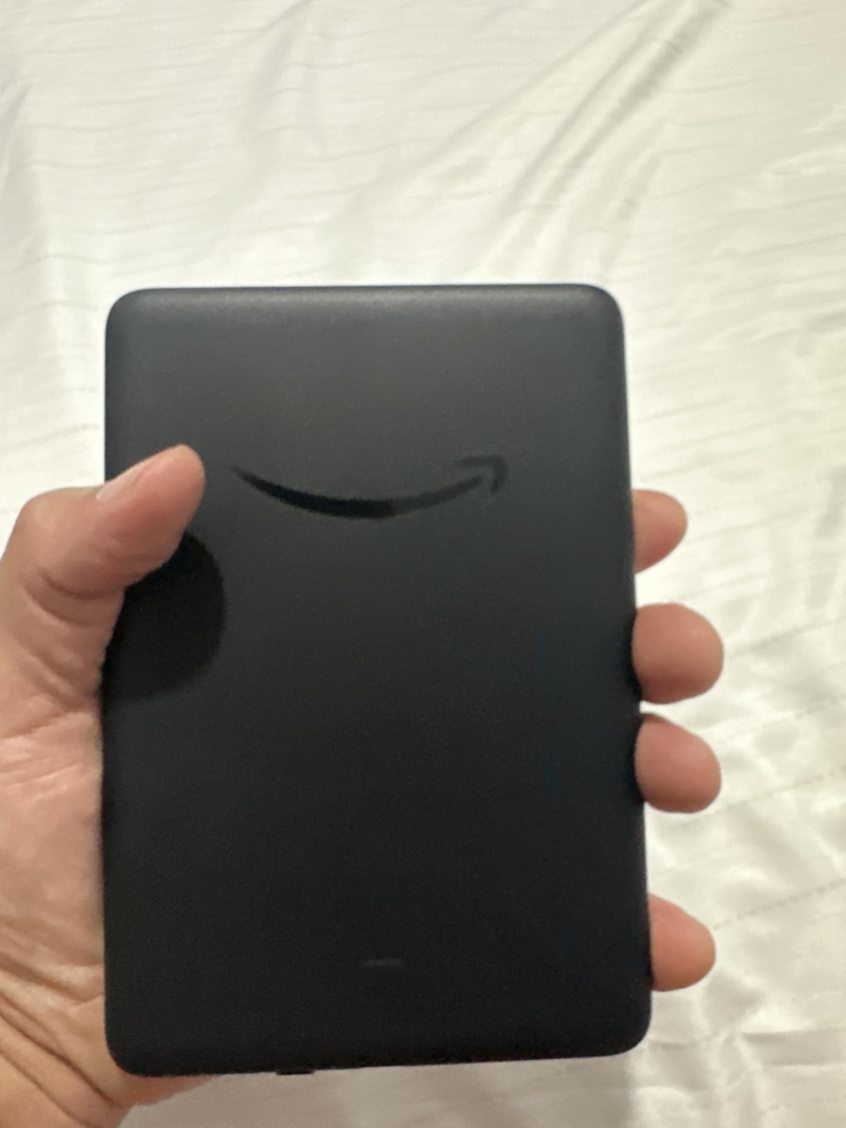 Amazon Kindle 16 GB (newest model) - Lightest and most compact Kindle, now with faster page turns, and higher contrast ratio, for an enhanced reading experience - Matcha customer photo 1