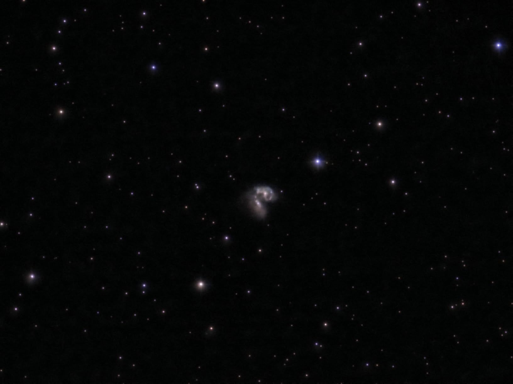 UNISTELLAR Odyssey PRO Smart Telescope (with Eyepiece), 85mm f/3.9 (320mm) Digital & Computerized, App-Controlled Motorized Alt-Az, Enhanced Vision, RAW/FITS Export, 64GB, 5h Battery (Black) customer photo 2