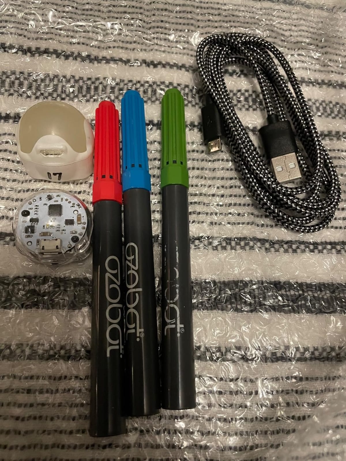 Ozobot Evo Coding Robot Kit | Ages 5-11 | STEM Coding for Kids & Teachers customer photo 1