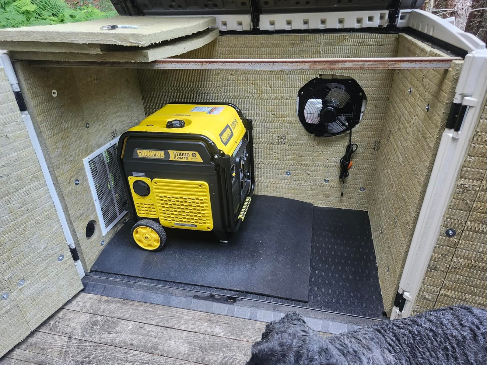 Champion Power Equipment 11,000-Watt Wireless Remote Start Home Backup Portable Inverter Generator with Quiet Technology and Free 3-Year Warranty customer photo 1