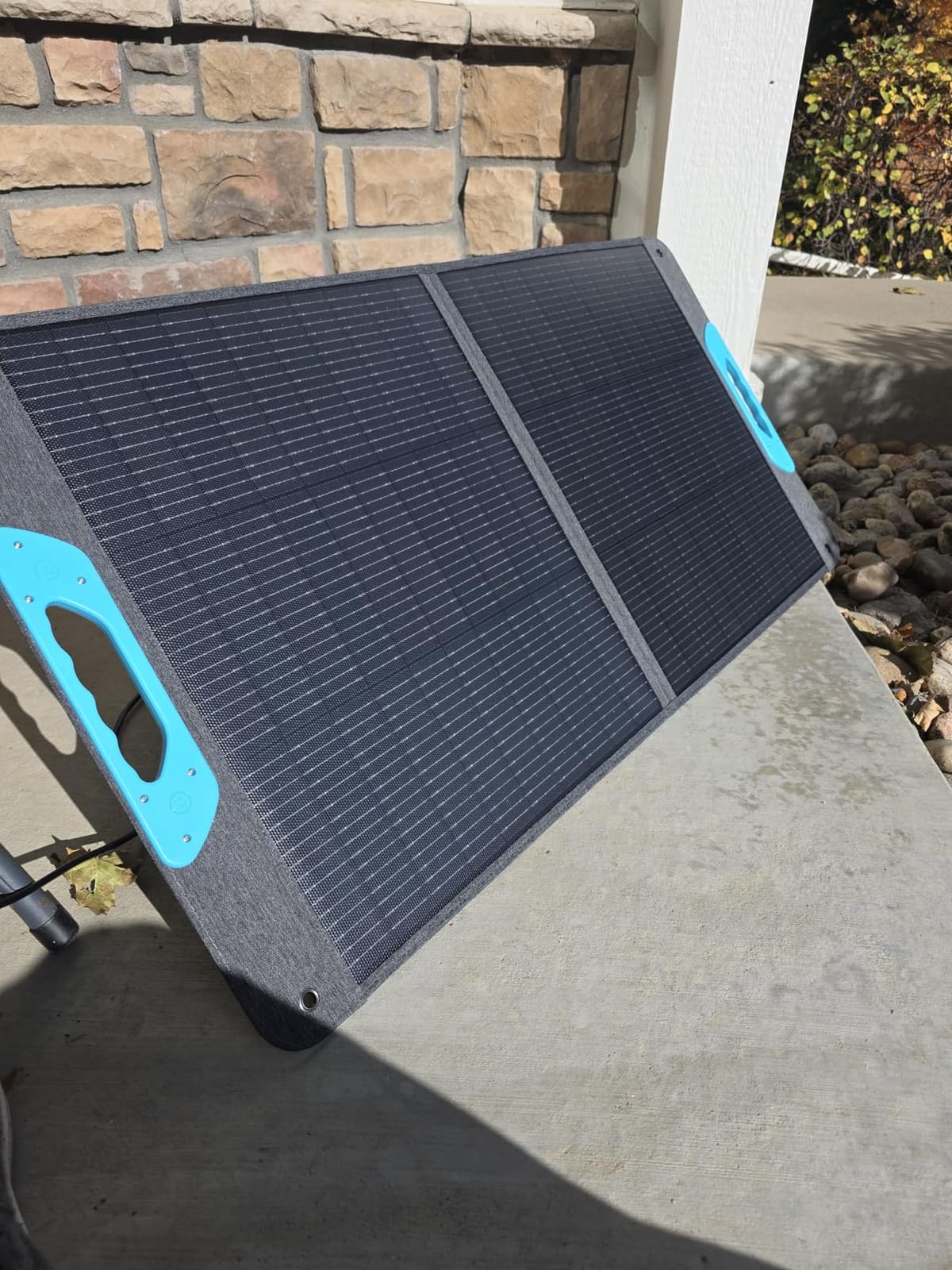 Renogy 100W Portable Solar Panel for Power Stations, 25% High Efficiency | N-Type 100 Watt Foldable Solar Panel with Kickstands, Lightweight USB-A/Type-C Outputs, for Camping, RV Blackout and Off-Grid customer photo 2