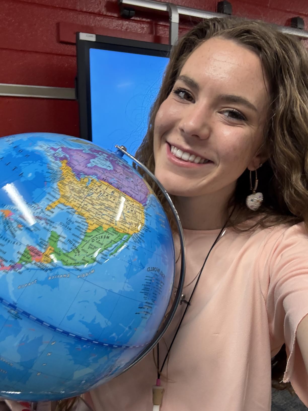 BSHAPPLUS 13inch World Globe with Metal Stand, HD Map for Learning & Decor | Ultra Clear Print, Waterproof & Markable & Erasable Surface, Up-To-Date Map, Classroom Tool, Decor, Gift customer photo 1