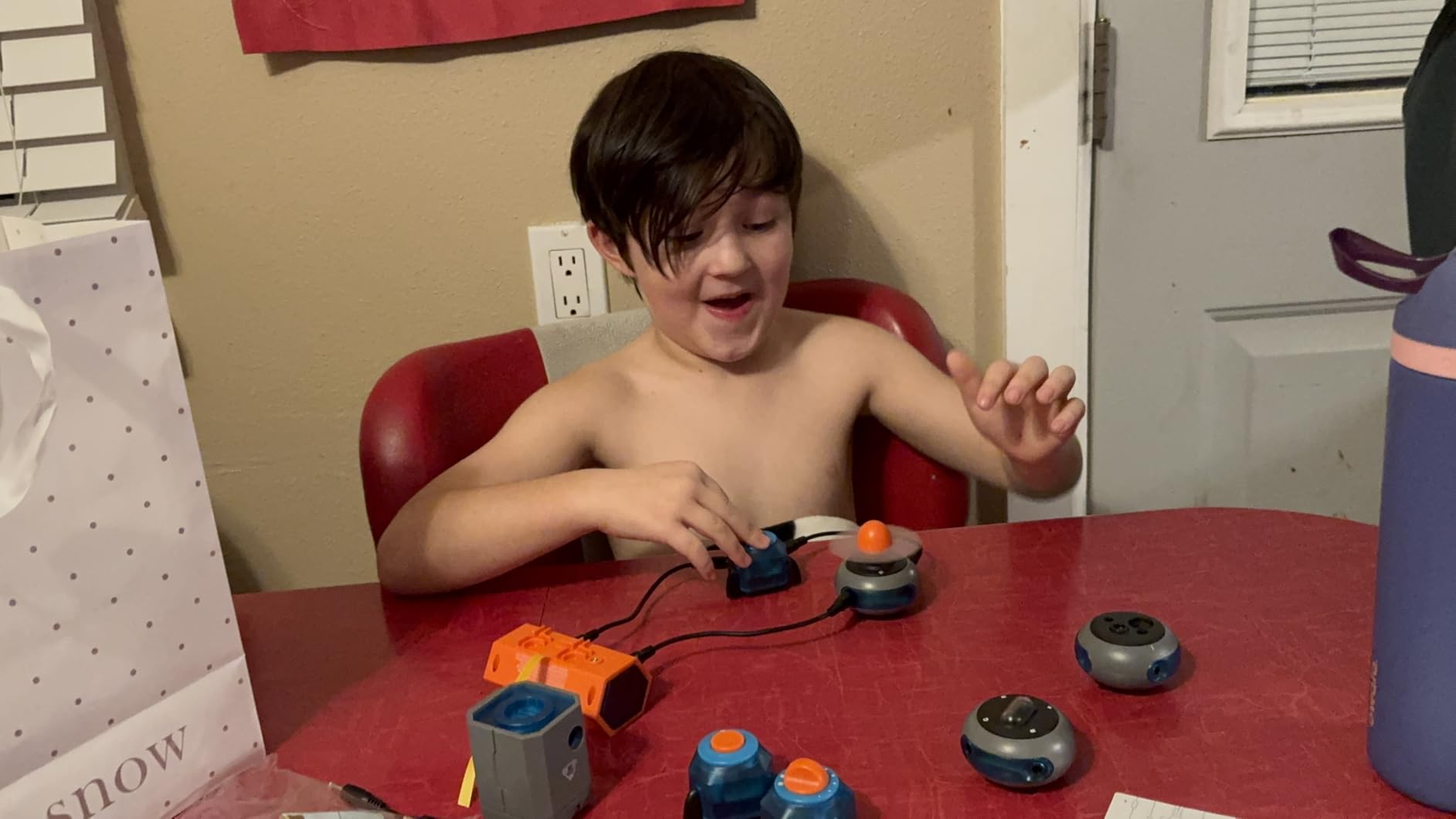 National Geographic Circuit Kit for Kids with 60 Projects for Ages 8-12 | Build Real Electrical Circuits, Electronics Kit, Electricity Experiments, Engineering Skills, STEM Toy, Birthday Gift customer photo 2