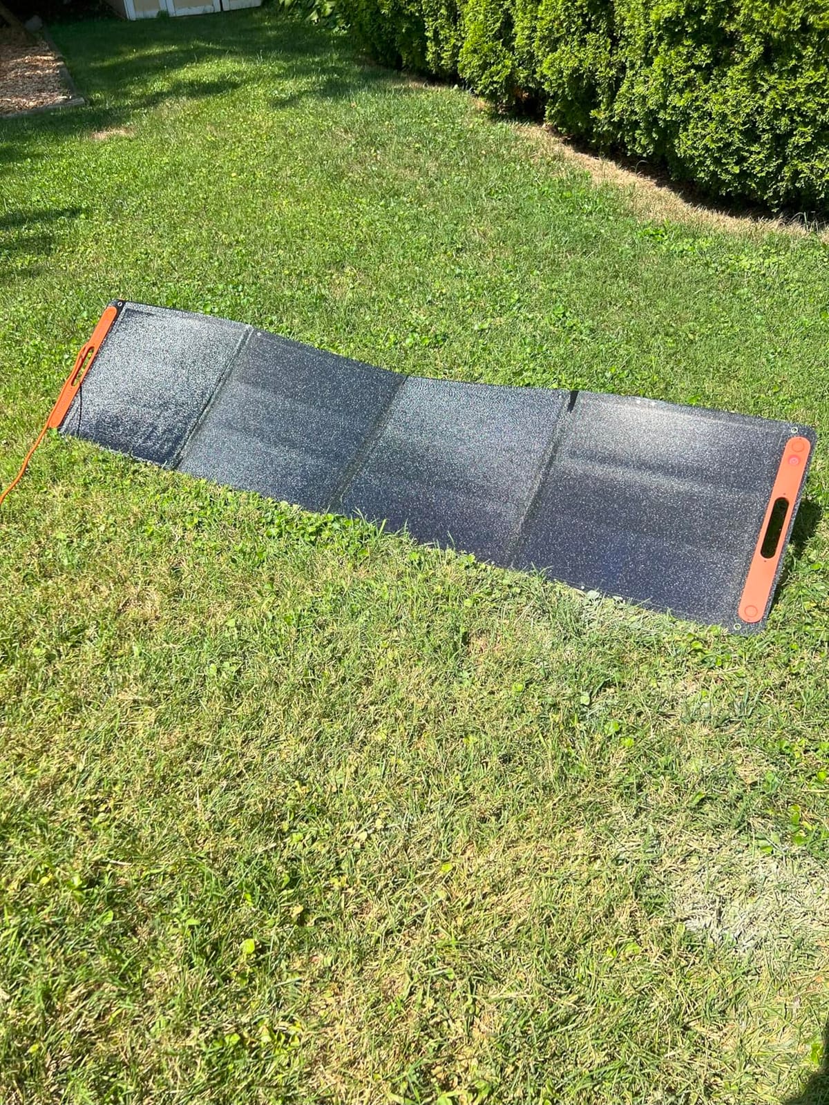 Jackery Solar Generator 1000 v2 and 200W Solar Panel,1070Wh,1500W AC | 1 Hr Fast Charge, LiFePO4 Battery, 100W USB-C Output, for Outdoor, Off-Grid Living, RV, Emergency customer photo 2
