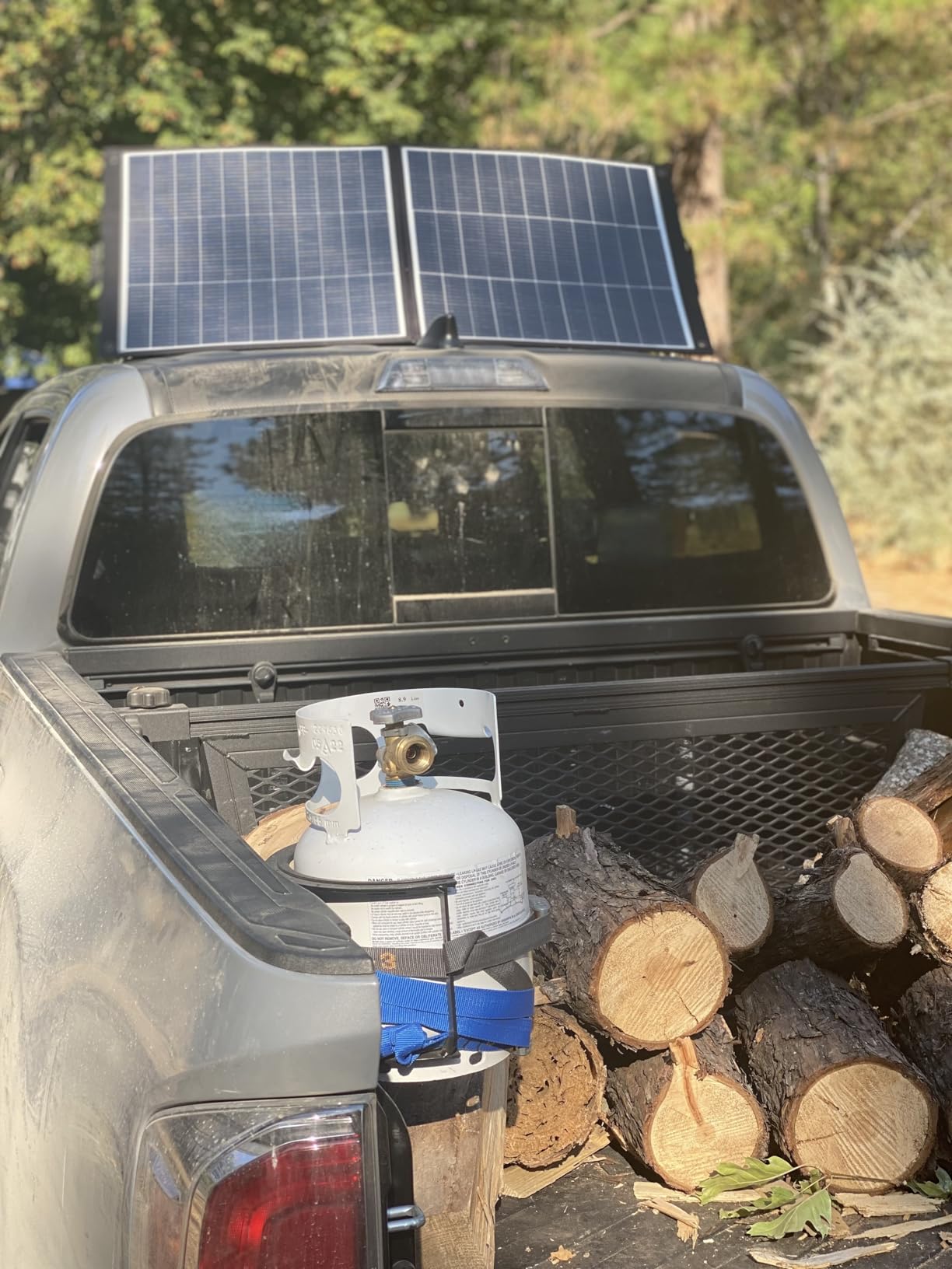 ZOUPW 100W Portable Solar Panel N-Type 16BB,25% Efficiency Ultralight 7.98lbs Foldable Solar Charger for Jackery 300/EcoFlow River/Bluetti/Anker Solix, IP67 Waterproof for RV Camping Off-Grid customer photo 1
