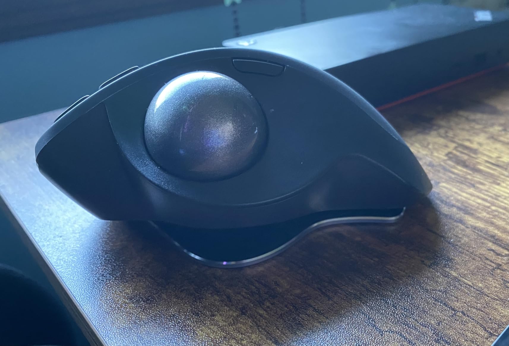 Logitech MX Ergo S Advanced Wireless Trackball Mouse USB C - Graphite customer photo 2
