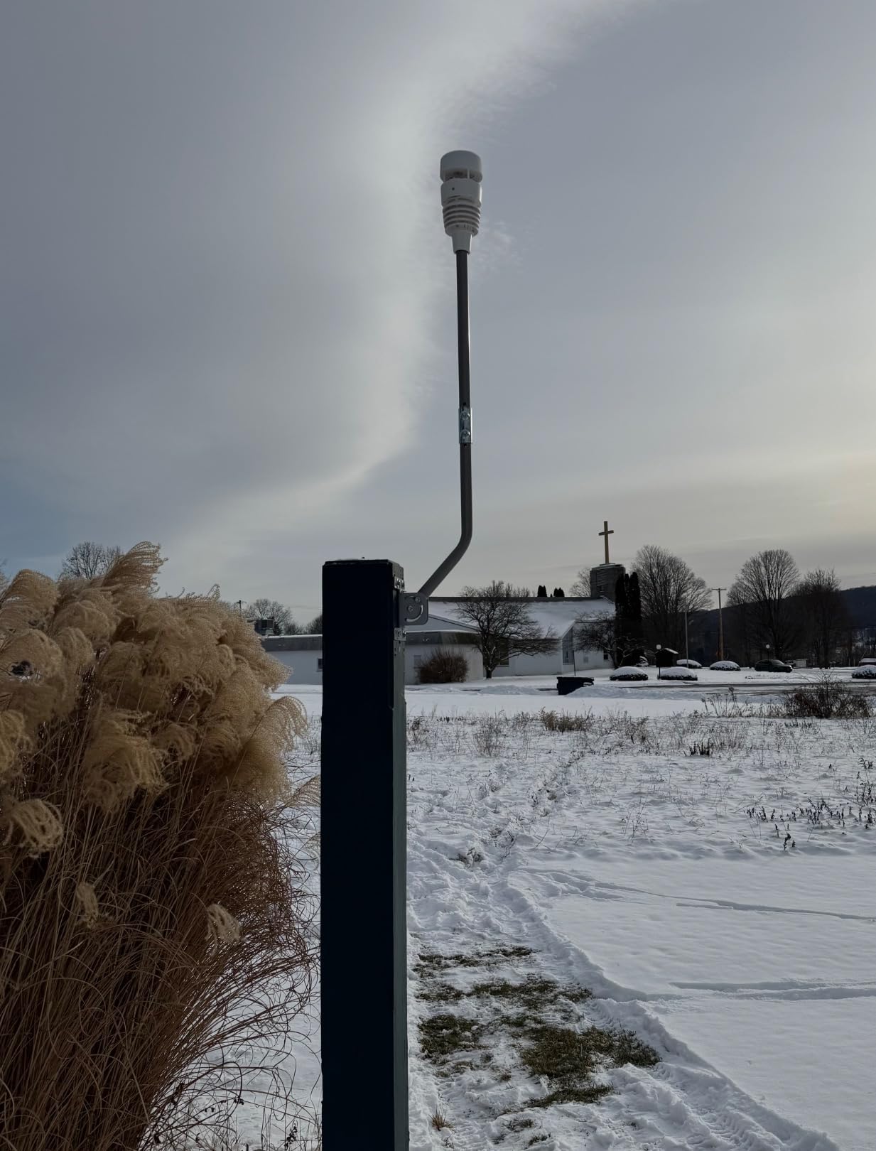 Ambient Weather WS-4000 Solar Powered UltraSonic Wi-Fi Weather Station | Ultrasonic Wind and Haptic Rain Gauges customer photo 1