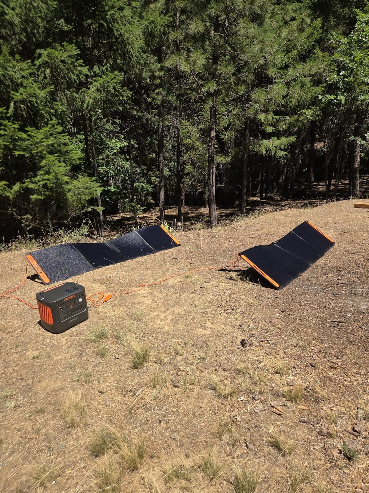 Explorer 2000 v2 and 2x200W Solar Panels, 2042Wh, 2200W AC Output | LiFePO4 Battery, 20ms UPS, USB-C PD 100W Fast Charging, Solar Generator for Power Outages, Emergencies, Camping customer photo 1