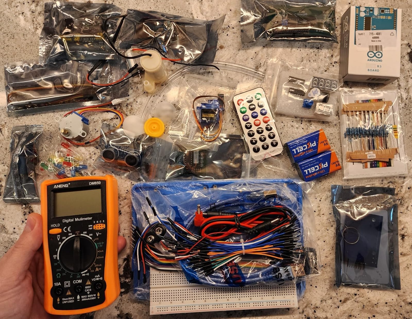 SunFounder Inventor Lab Starter Kit with Original Arduino Uno R3 REV3 Multimeter 34 Projects 40+Video Courses RAB Breadboard Holder, RoHS Compliant, for Beginners & Engineers customer photo 1