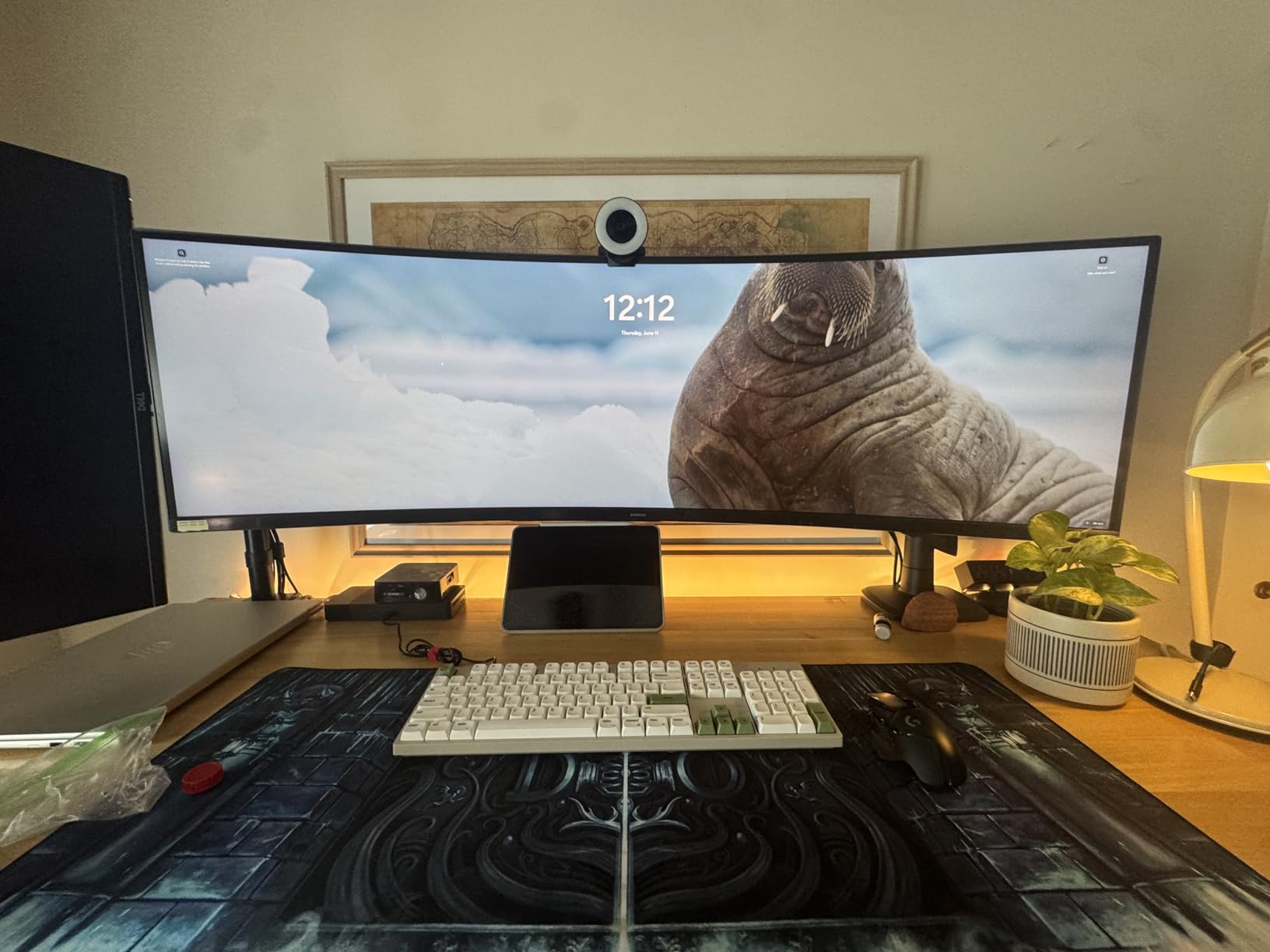 HUANUO TitanLift Heavy Duty Monitor Arm for Screens up to 49