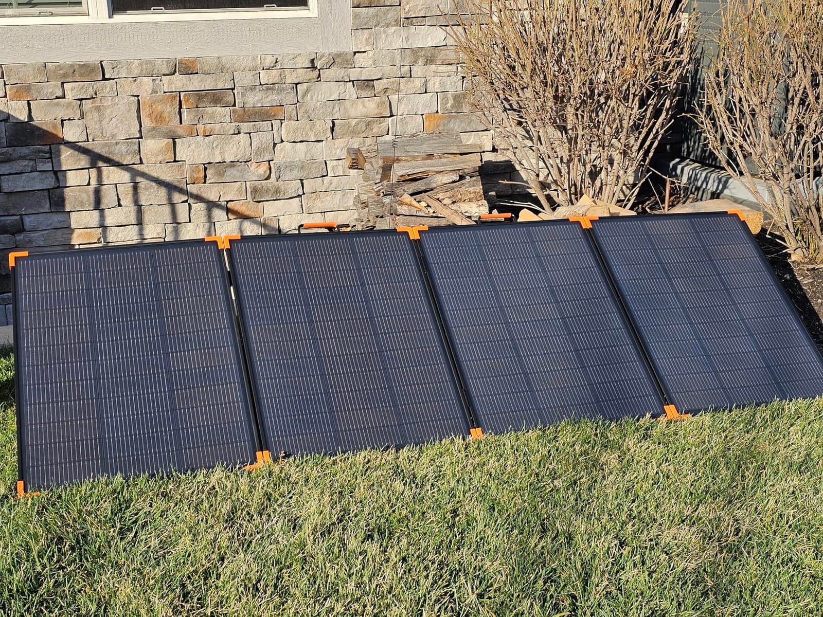 350W Portable Solar Panel N-Type 16BB for Power Station, 25% High Efficiency Foldable Solar Panel for Jackery/EcoFlow Delta/Anker/Bluetti, IP68 Waterproof customer photo 1