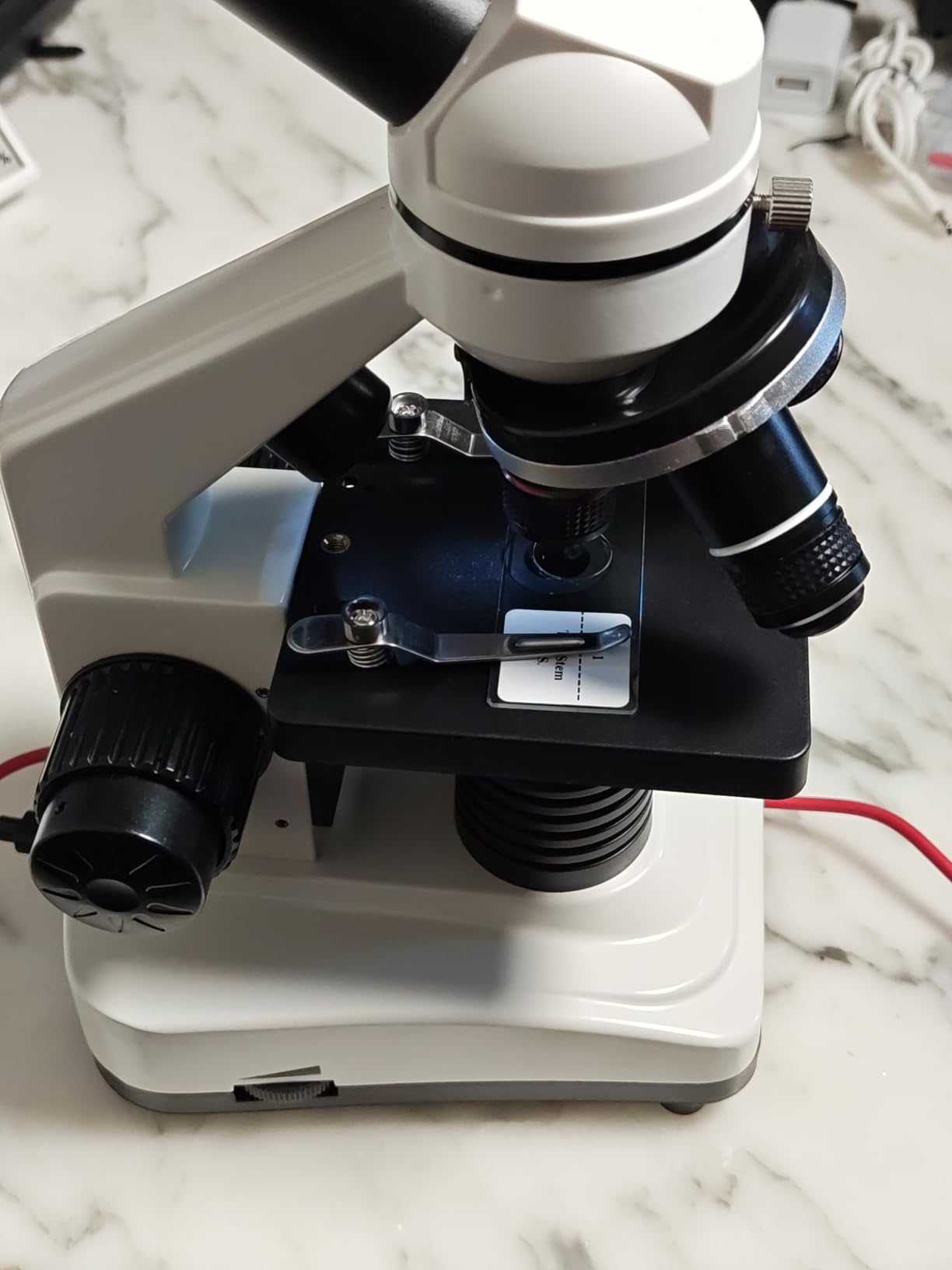 Microscope for Adults & Kids, 40X-2500X High-Power Compound Microscope for Students, School Lab & Home Schooling, Equiped with Slides Set & Phone Holder (Light White) customer photo 1