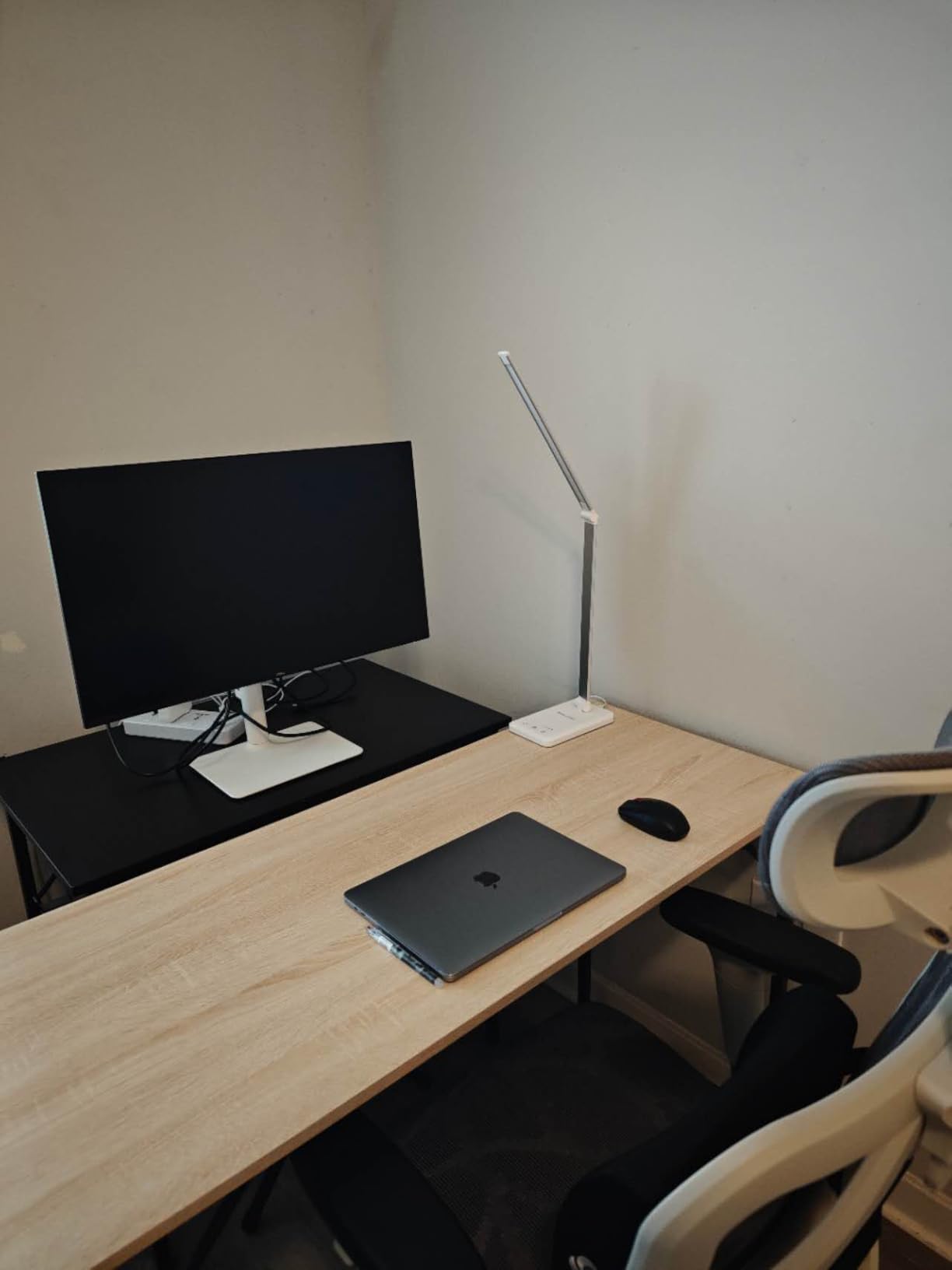 Dell 27 Monitor S2725QS, 4K UHD IPS, 120Hz, 5ms, FreeSync Premium | 350 cd/m2 Brightness, 1,500:1 Contrast, 99% sRGB, Anti-Glare, HDMI, DisplayPort, USB-C, Height Adjustable, Swivel, Pivot customer photo 2