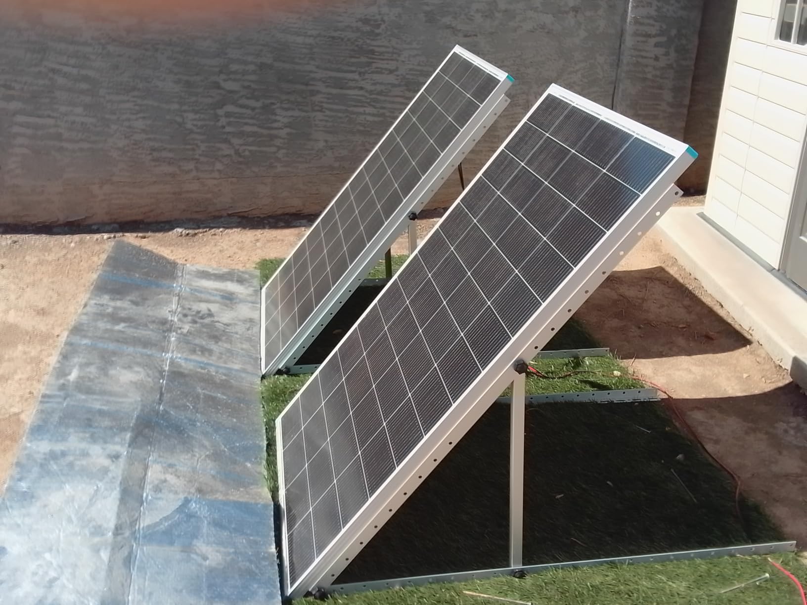 Renogy Solar Panels 400 Watt N-Type, 16BB 25% High-Efficiency | 2PCS 200W Solar Panels for RV Class B Van Marine Cabin Roof Home Farm and Other Off-Grid Systems, IP67 customer photo 1