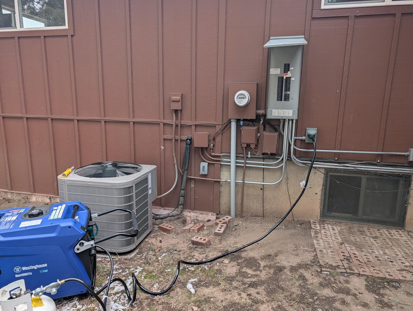 Westinghouse 12000 Peak Watt Tri-Fuel Portable Inverter Generator, Remote Start, Transfer Switch Ready, Gas/Propane/Natural Gas Powered, Low THD, Safe for Electronics, Parallel Capable, CO Sensor customer photo 2