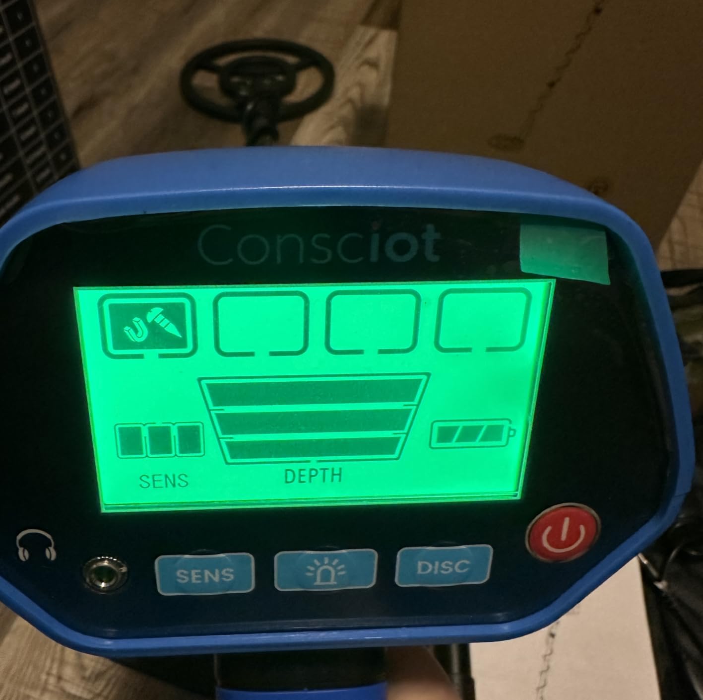 Metal Detector for Adults & Kids, Consciot Metal Detector Kit Waterproof IP68, Outdoor Gold Detector with 8'' Search Coil, LCD Display, Metal & Disc Mode, Beach & Backyard Use, Gift for Boys & Girls customer photo 2