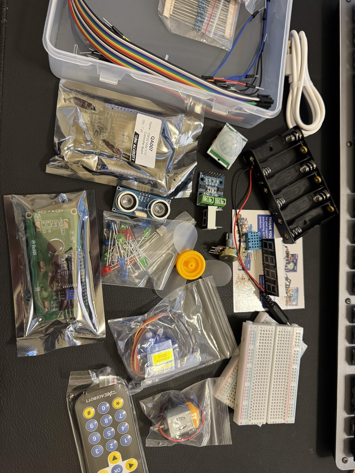 ESP32 Electronics Kit for Beginner, ACEBOTT STEM Learning Kit Compatible with Arduino IDE & Scratch & Python, IoT Programming Project Kit with Sensors, Breadboard, RGB LEDs & 40+ Tutorials, 96PCS customer photo 2
