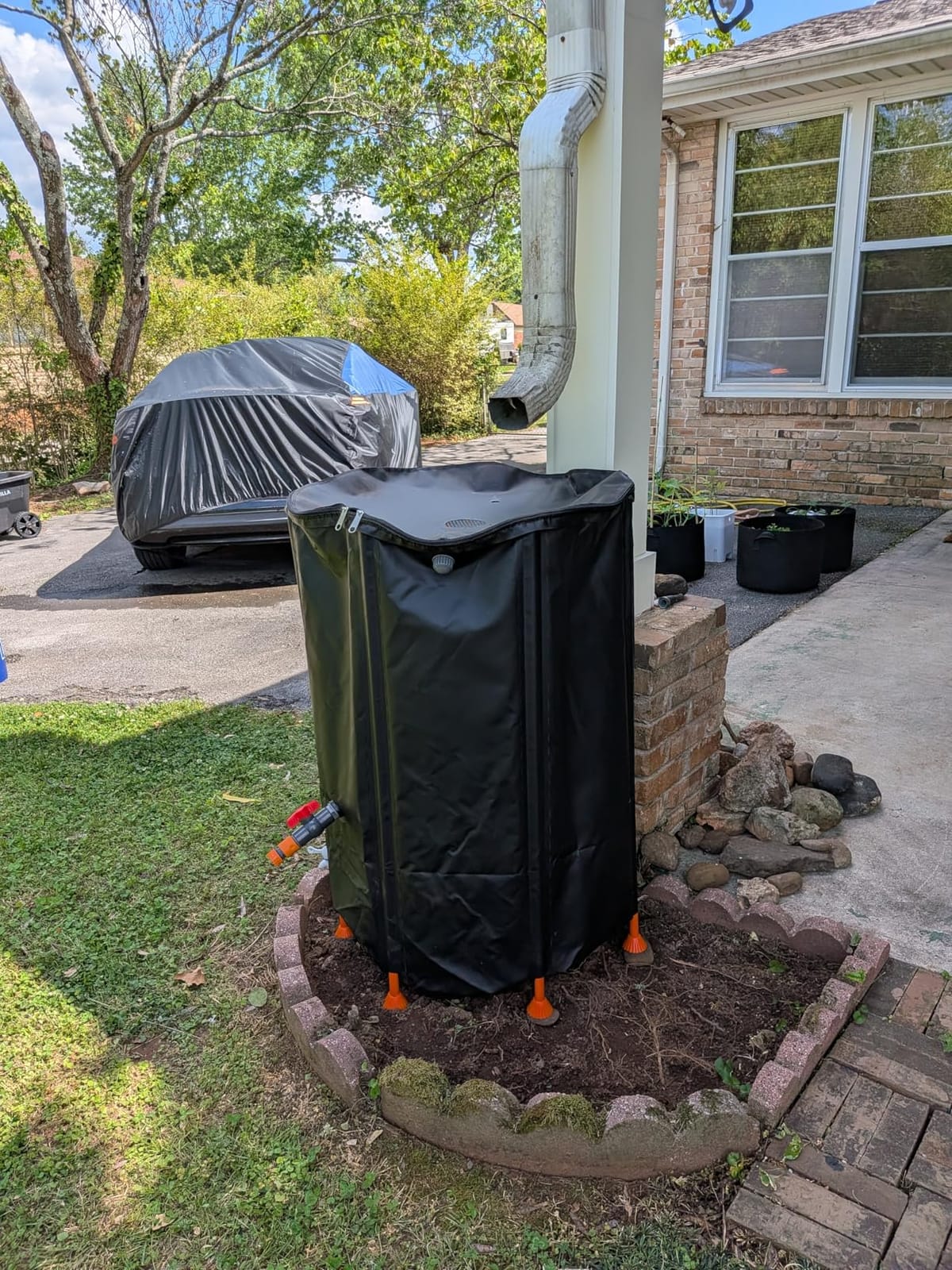 VEVOR Collapsible Rain Barrel, 53 Gallon Portable Rain Water Collection Barrel, 1000D PVC Rainwater Collection System, Garden Water Catcher Tank Storage Container with Spigot & Overflow Kit, Black customer photo 2