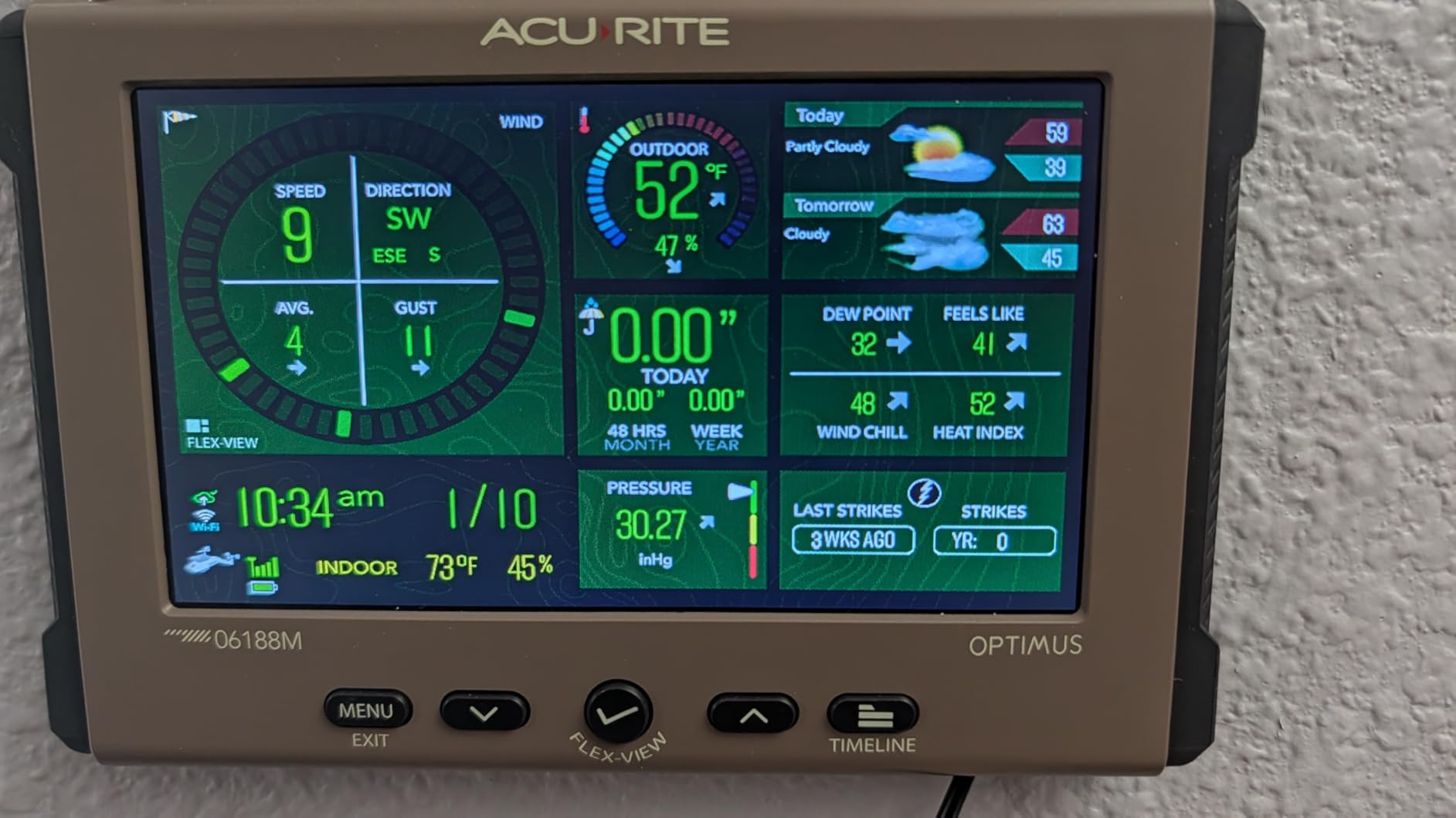 AcuRite Optimus Weather Station with Wi-Fi HD Display, Built-in Barometer, Lightning Detection (01216MCB) customer photo 1