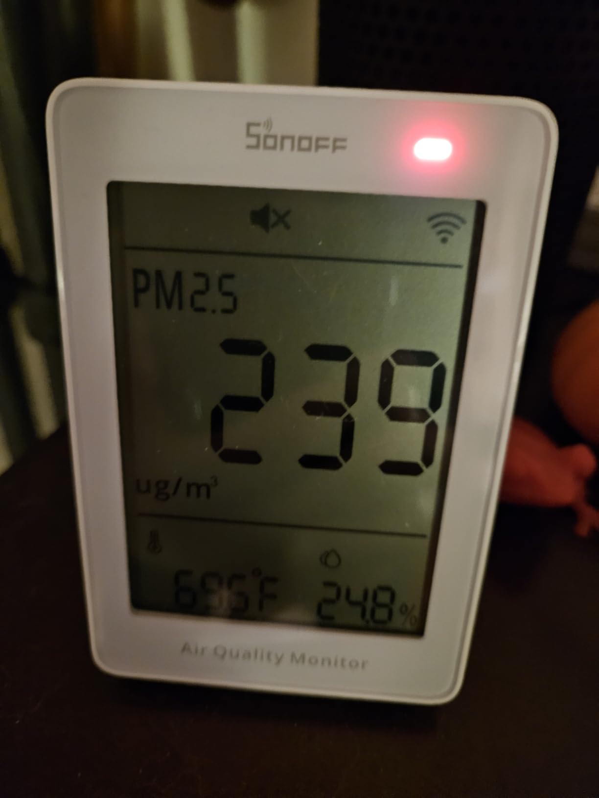 SONOFF SAWF-07P Smart Indoor Air Quality Monitor with PM2.5, PM10, Temperature & Humidity Sensor, Real-Time Display, Notification, Matter-Compatible, 2.4GHz WiFi, 3.73-inch Screen, for Bedroom, Nusery customer photo 1