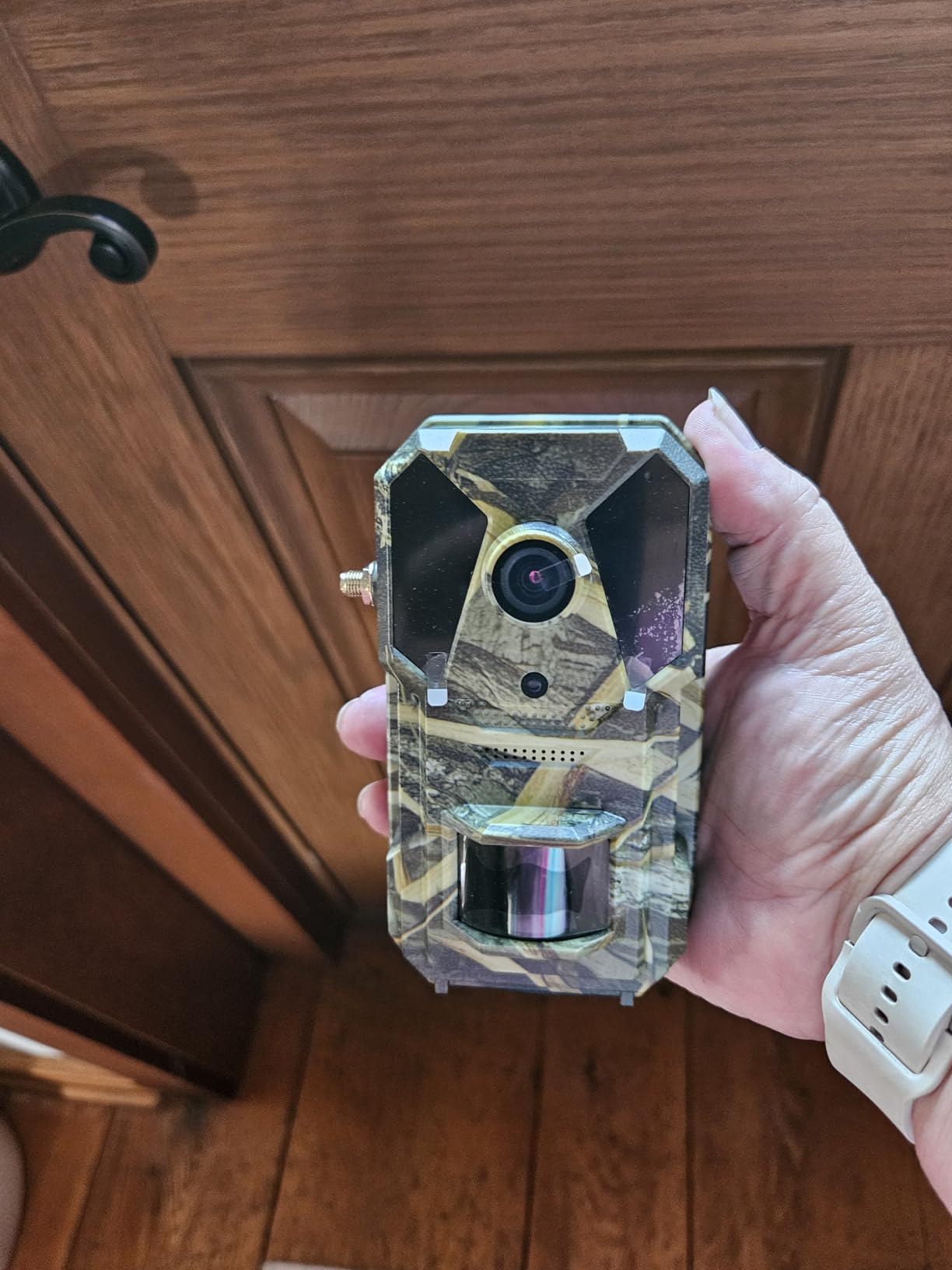 Trail Camera, 4G Cellular Dual Lens Trail Cameras 2.7K, 0.2s Fast Trigger Speed, Game Camera with Full Color Night Vision, No Glow IR, Motion Detection, No WiFi Needed, IP 65 Waterproof customer photo 1