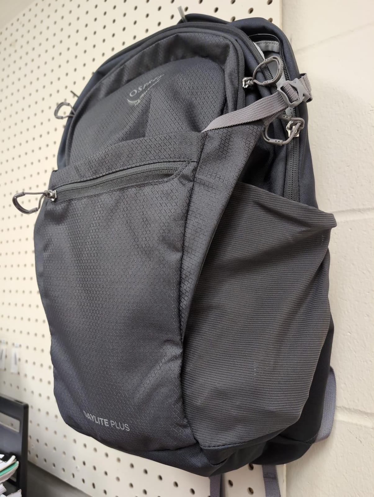 Osprey Daylite Plus Commuter Backpack, White OS customer photo 2