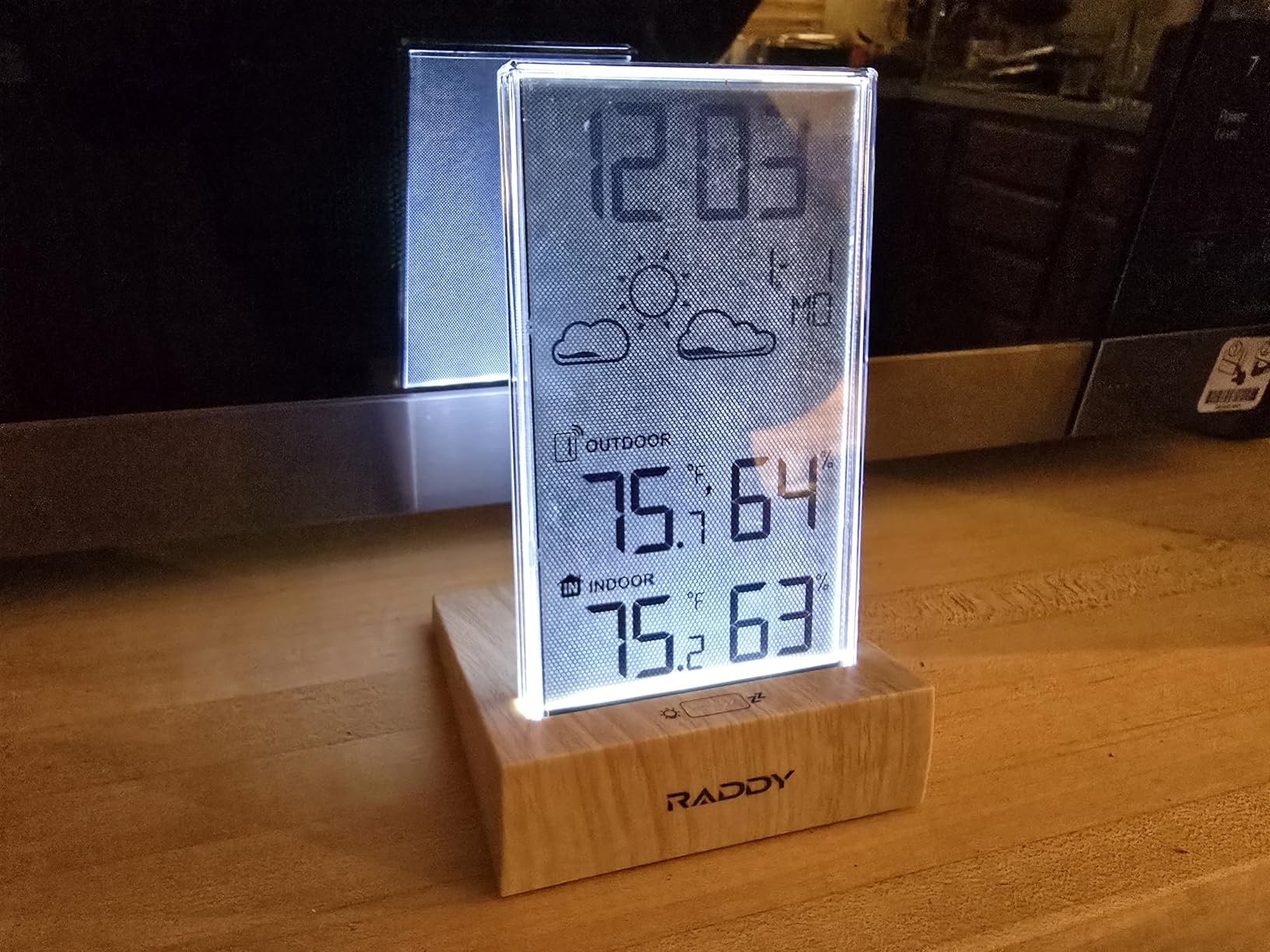 Raddy V5 Wireless Weather Station, Indoor Outdoor Thermometer | Battery powered, 5.0 inch LCD display, 12-hour forecast, frost alert, remote sensor customer photo 2