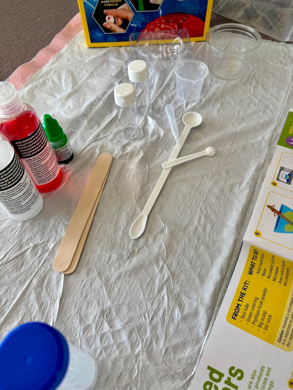 National Geographic Gross Science Kit Chemistry Toy for Ages 8-12 | Brain Dissection, Boiling Boogers, Gooey Guts and Slime, Gross Chemistry Experiments, STEM Projects, Birthday Gift customer photo 2