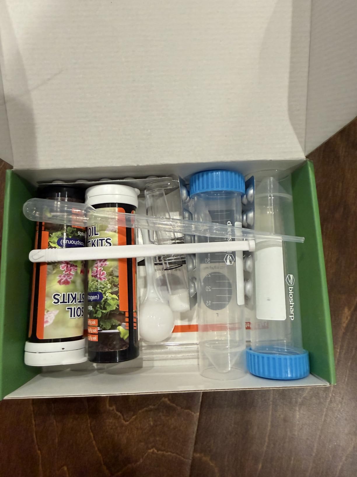 AAwipes Soil Test Kit for 4-in-1 pH, Nitrogen(N), Phosphorus(P), Potassium(K) Levels - 40 Tests customer photo 2