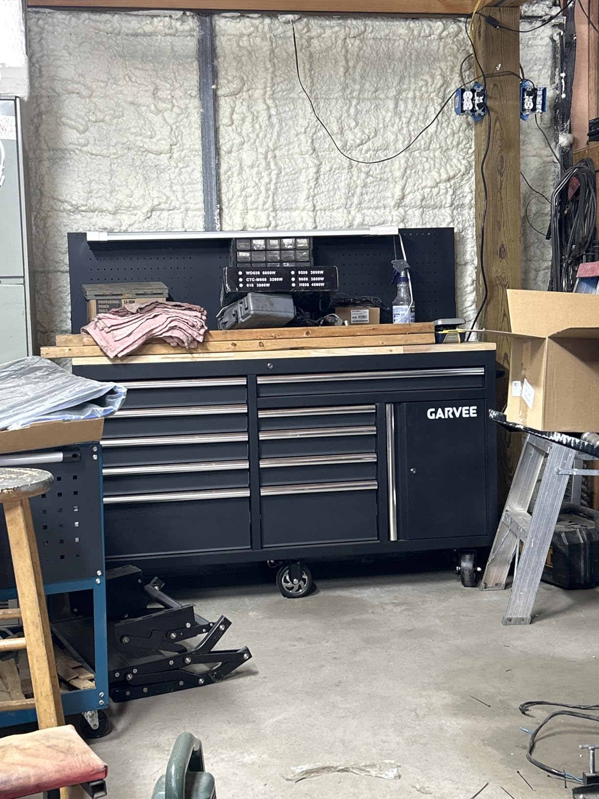 Garvee 60 in Rolling Tool Chest, 10 Drawers Mobile Garage Tool Cabinet, Heavy Duty 1750 LBS Load Workbench with Pegboard & Charging Station for Workshop, Gray customer photo 1