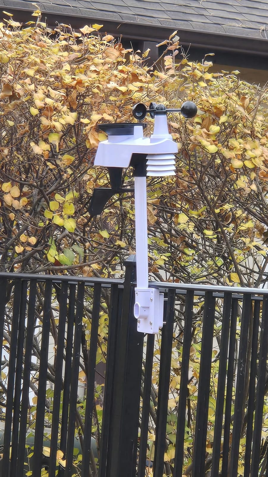 Sainlogic SA68 Weather Station 12-in-1 Wireless Weather Station Indoor Outdoor with Rain Gauge, Wind Speed/Direction, Barometer, Air Pressure, Temperature, Humidity, Gray (No WiFi) customer photo 2